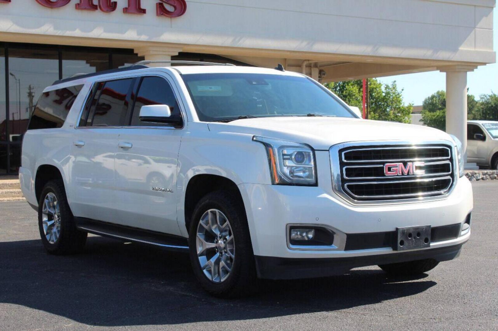 2015 White GMC Yukon XL SLT 1/2 Ton 4WD (1GKS2HKCXFR) with an 5.3L V8 OHV 16V engine, 6-Speed Automatic transmission, located at 4301 NW 39th , Oklahoma City, OK, 73112, (405) 949-5600, 35.512135, -97.598671 - NO DRIVERS LICENCE - NO FULL COVERAGE INSURANCE - NO CREDIT CHECK. COME ON OVER TO SUPERSPORTS AND TAKE A LOOK AND TEST DRIVE PLEASE GIVE US A CALL AT (405) 949-5600. NO LICENCIA DE MANEJAR - NO SEGURO DE COBERTURA TOTAL - NO VERIFICACION DE CREDITO. POR FAVOR VENGAN A SUPERSPORTS, ECHE - Photo#2