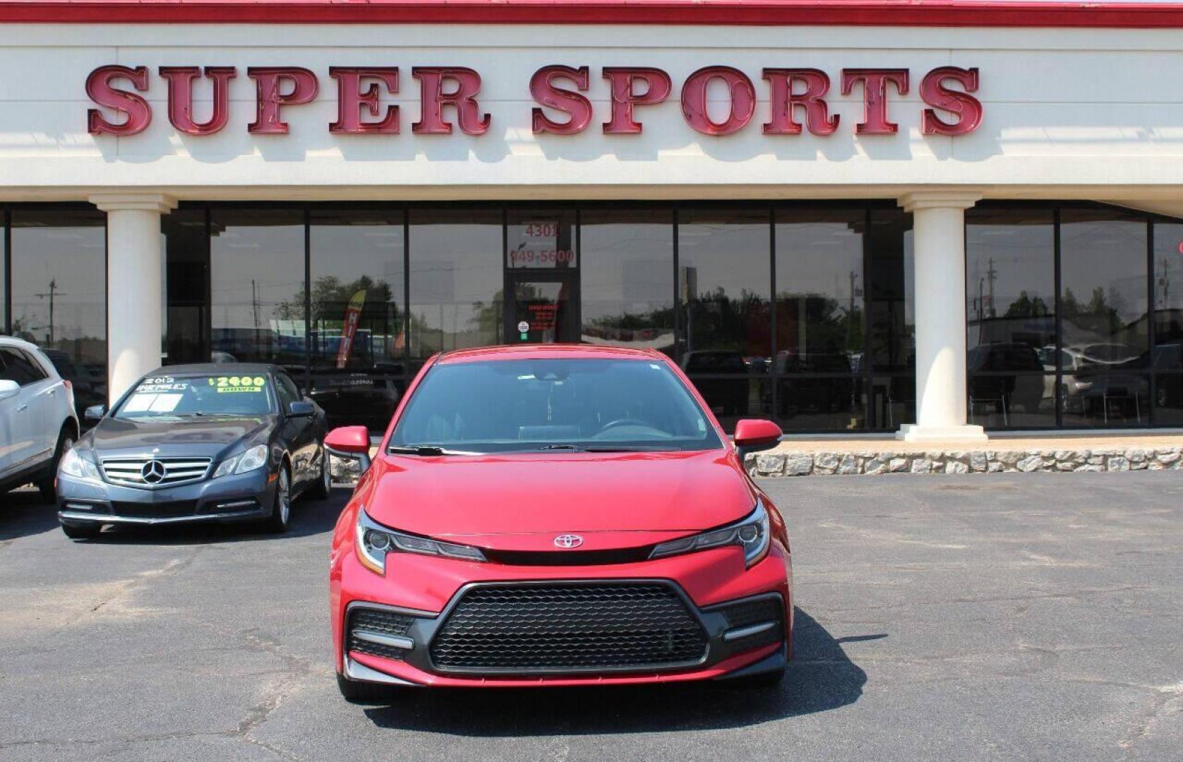 2021 Red Toyota Corolla SE (5YFS4MCE1MP) with an 2.0L L4 DOHC 16V engine, CVT transmission, located at 4301 NW 39th , Oklahoma City, OK, 73112, (405) 949-5600, 35.512135, -97.598671 - NO DRIVERS LICENSE - NO FULL COVERAGE INSURANCE - NO CREDIT CHECK. COME ON OVER TO SUPERSPORTS AND TAKE A LOOK AND TEST DRIVE. PLEASE GIVE US A CALL AT (405) 949-5600. NO LICENCIA DE MANEJAR - NO SEGURO DE COBERTURA TOTAL - NO VERIFICACION DE CREDITO. POR FAVOR VENGAN A SUPERSPORTS, ECH - Photo#2