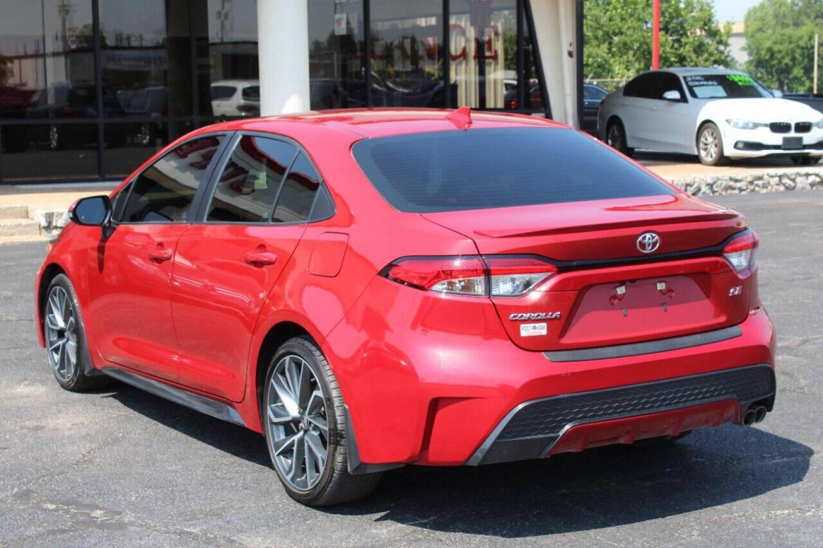 2021 Red Toyota Corolla SE (5YFS4MCE1MP) with an 2.0L L4 DOHC 16V engine, CVT transmission, located at 4301 NW 39th , Oklahoma City, OK, 73112, (405) 949-5600, 35.512135, -97.598671 - NO DRIVERS LICENSE - NO FULL COVERAGE INSURANCE - NO CREDIT CHECK. COME ON OVER TO SUPERSPORTS AND TAKE A LOOK AND TEST DRIVE. PLEASE GIVE US A CALL AT (405) 949-5600. NO LICENCIA DE MANEJAR - NO SEGURO DE COBERTURA TOTAL - NO VERIFICACION DE CREDITO. POR FAVOR VENGAN A SUPERSPORTS, ECH - Photo#5