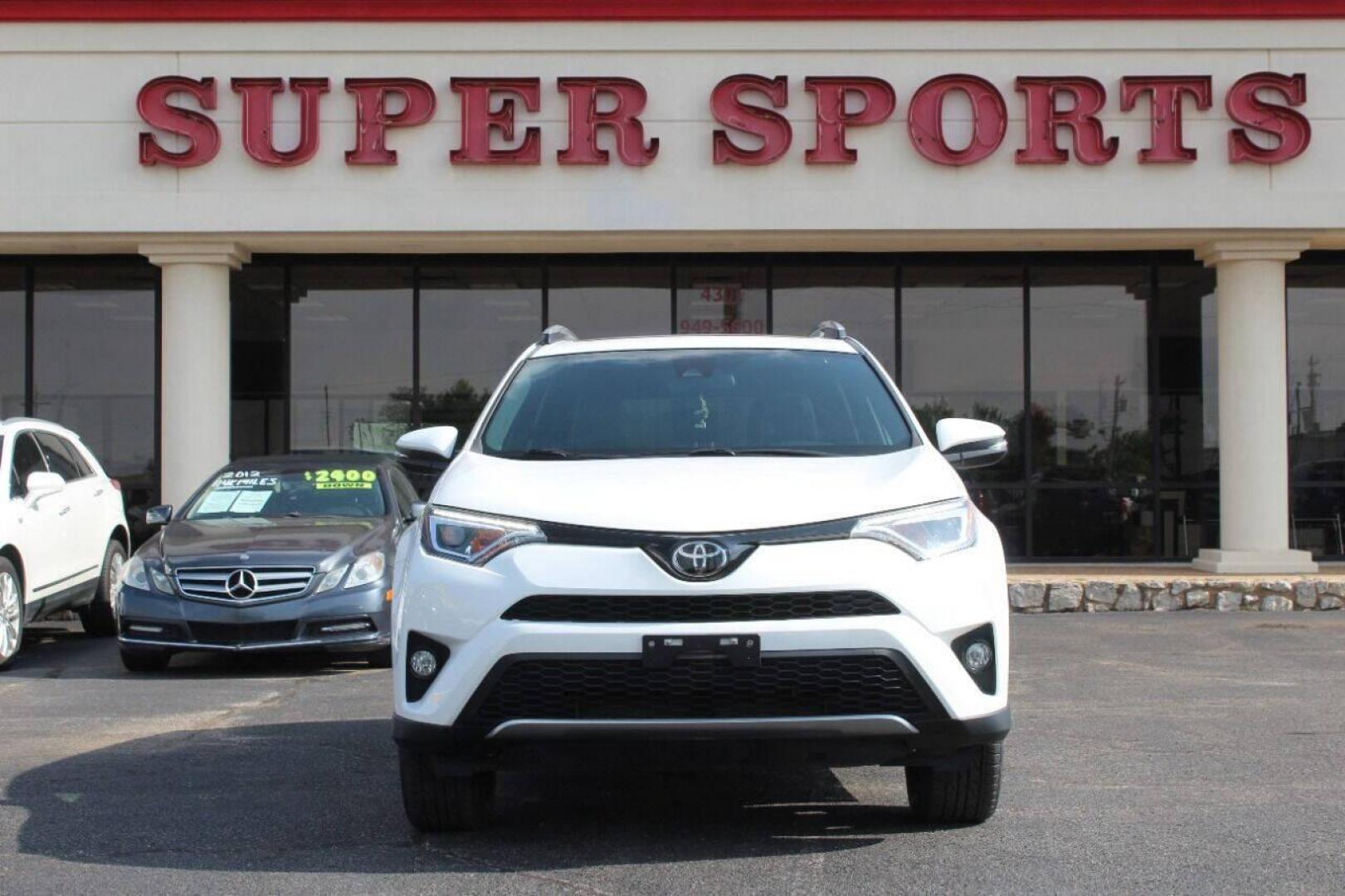 2017 White Toyota RAV4 SE FWD (2T3NFREV7HW) with an 2.5L L4 DOHC 16V engine, 6A transmission, located at 4301 NW 39th , Oklahoma City, OK, 73112, (405) 949-5600, 35.512135, -97.598671 - NO DRIVERS LICENCE NO-FULL COVERAGE INSURANCE-NO CREDIT CHECK. COME ON OVER TO SUPERSPORTS AND TAKE A LOOK AND TEST DRIVE. PLEASE GIVE US A CALL AT (405) 949-5600. NO LICENSIA DE MANEJAR- NO SEGURO DE COBERTURA TOTAL- NO VERIFICACCION DE CREDITO. POR FAVOR VENGAN A SUPERSPORTS, ECHE UN - Photo#2