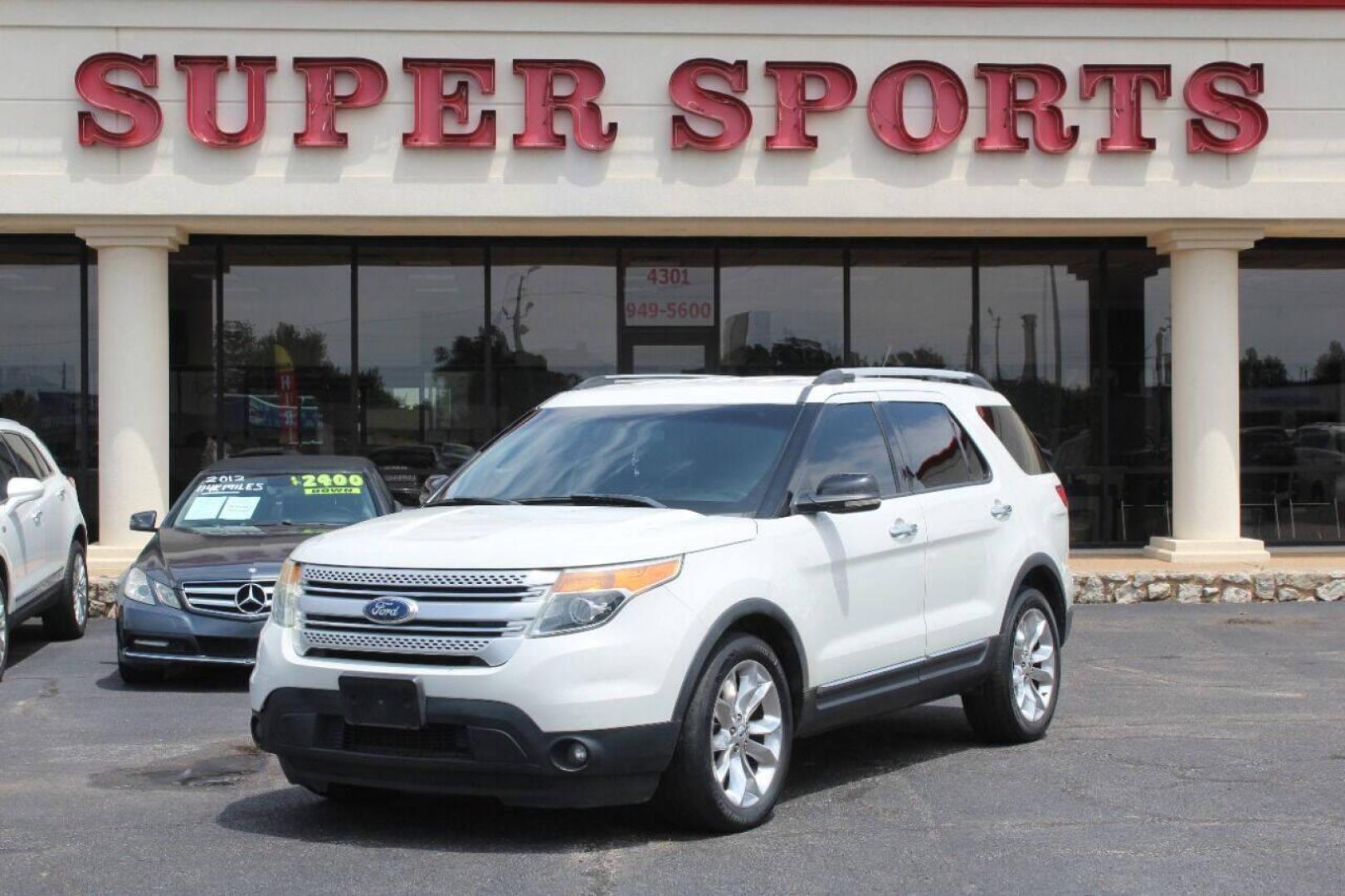 2012 White Ford Explorer XLT FWD (1FMHK7D86CG) with an 3.5L V6 DOHC 24V engine, 6-Speed Automatic transmission, located at 4301 NW 39th , Oklahoma City, OK, 73112, (405) 949-5600, 35.512135, -97.598671 - Photo#0