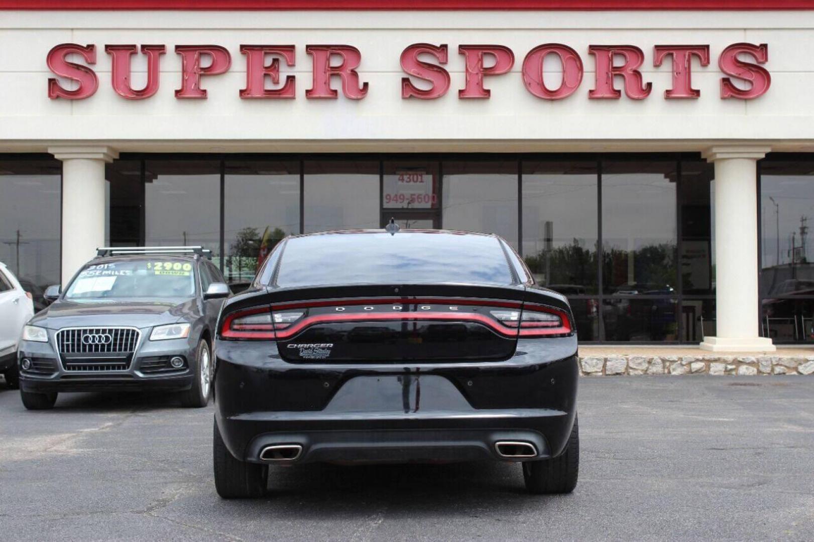 2022 Black Dodge Charger SXT (2C3CDXBG6NH) with an 3.6L V6 DOHC 24V engine, 8A transmission, located at 4301 NW 39th , Oklahoma City, OK, 73112, (405) 949-5600, 35.512135, -97.598671 - Photo#4