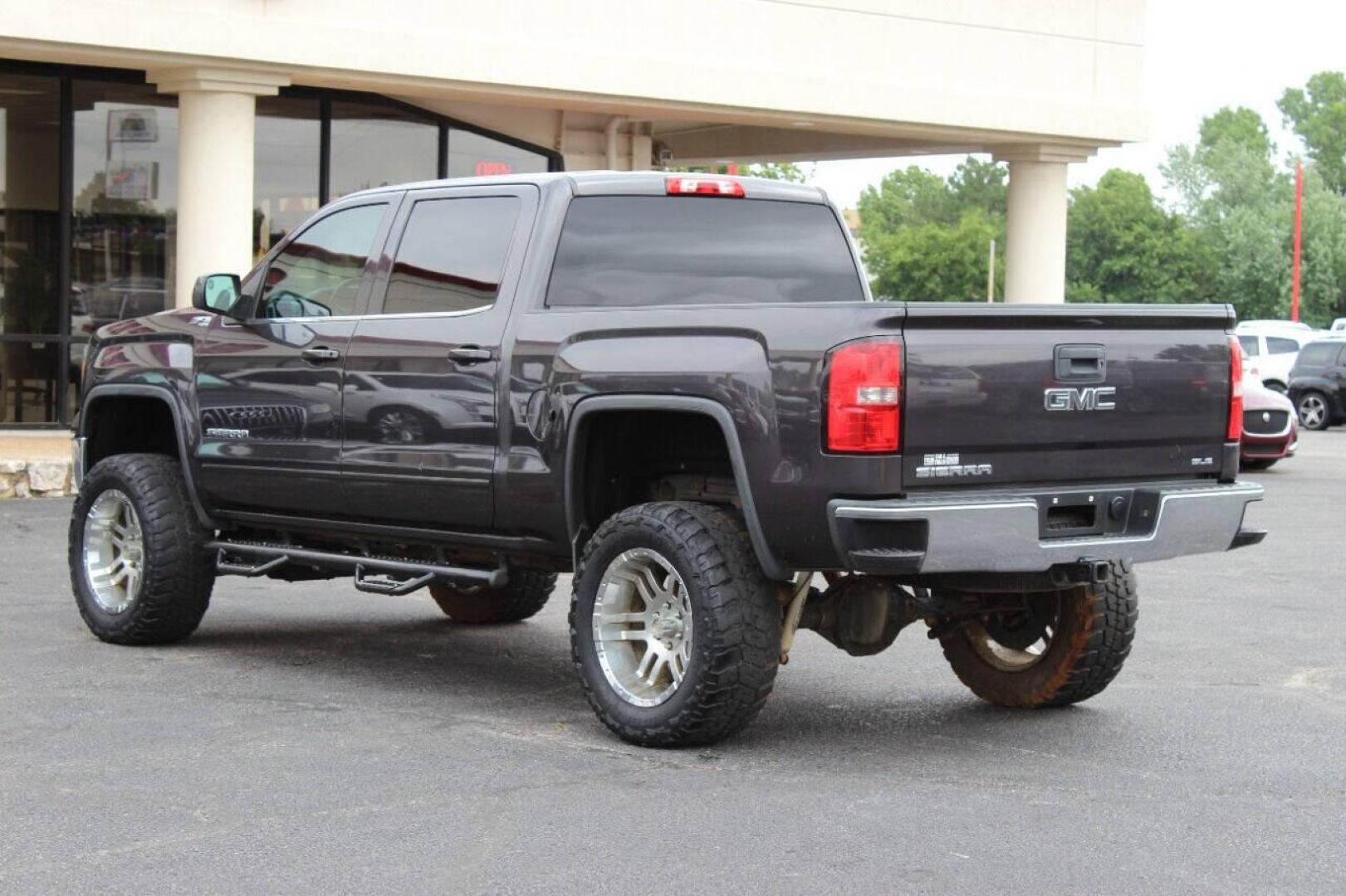 2014 Gray GMC Sierra 1500 SLE Crew Cab 4WD (3GTU2UEC8EG) with an 5.3L V8 OHV 16V engine, 6-Speed Automatic transmission, located at 4301 NW 39th , Oklahoma City, OK, 73112, (405) 949-5600, 35.512135, -97.598671 - NO DRIVERS LICENCE NO-FULL COVERAGE INSURANCE-NO CREDIT CHECK. COME ON OVER TO SUPERSPORTS AND TAKE A LOOK AND TEST DRIVE. PLEASE GIVE US A CALL AT (405) 949-5600. NO LICENSIA DE MANEJAR- NO SEGURO DE COBERTURA TOTAL- NO VERIFICACCION DE CREDITO. POR FAVOR VENGAN A SUPERSPORTS, ECHE UN - Photo#5