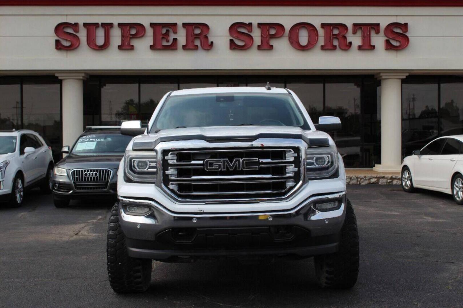 2016 White GMC Sierra 1500 SLT Crew Cab Long Box 4WD (3GTU2NEC6GG) with an 5.3L V8 OHV 16V engine, 6A transmission, located at 4301 NW 39th , Oklahoma City, OK, 73112, (405) 949-5600, 35.512135, -97.598671 - NO DRIVERS LICENCE NO-FULL COVERAGE INSURANCE-NO CREDIT CHECK. COME ON OVER TO SUPERSPORTS AND TAKE A LOOK AND TEST DRIVE. PLEASE GIVE US A CALL AT (405) 949-5600. NO LICENSIA DE MANEJAR- NO SEGURO DE COBERTURA TOTAL- NO VERIFICACCION DE CREDITO. POR FAVOR VENGAN A SUPERSPORTS, ECHE UN - Photo#2