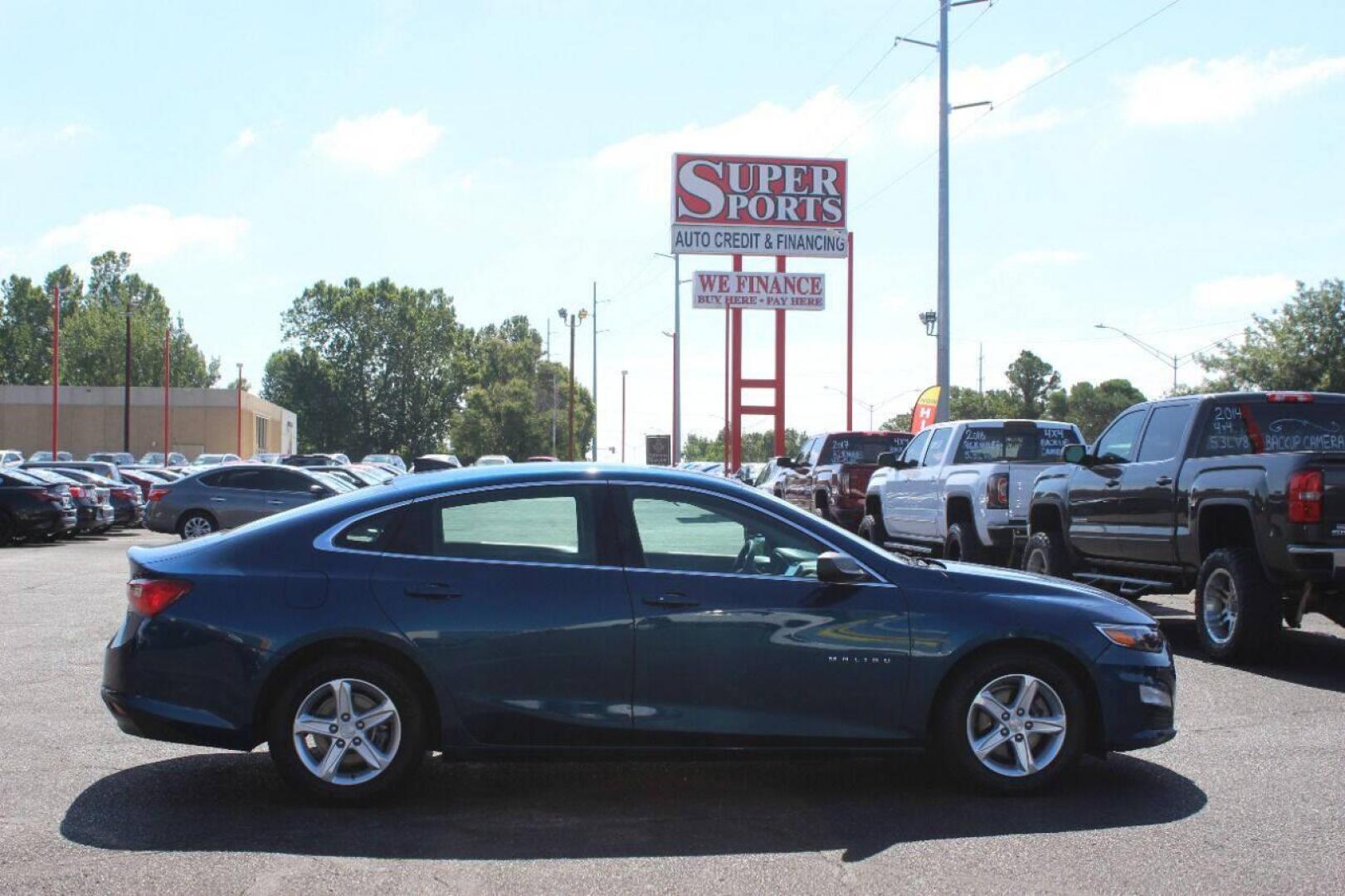 2019 Blue Chevrolet Malibu 1FL (1G1ZC5ST5KF) with an 1.5L L4 DOHC 16V engine, 6A transmission, located at 4301 NW 39th , Oklahoma City, OK, 73112, (405) 949-5600, 35.512135, -97.598671 - NO DRIVERS LICENCE NO-FULL COVERAGE INSURANCE-NO CREDIT CHECK. COME ON OVER TO SUPERSPORTS AND TAKE A LOOK AND TEST DRIVE. PLEASE GIVE US A CALL AT (405) 949-5600. NO LICENSIA DE MANEJAR- NO SEGURO DE COBERTURA TOTAL- NO VERIFICACCION DE CREDITO. POR FAVOR VENGAN A SUPERSPORTS, ECHE UN - Photo#3