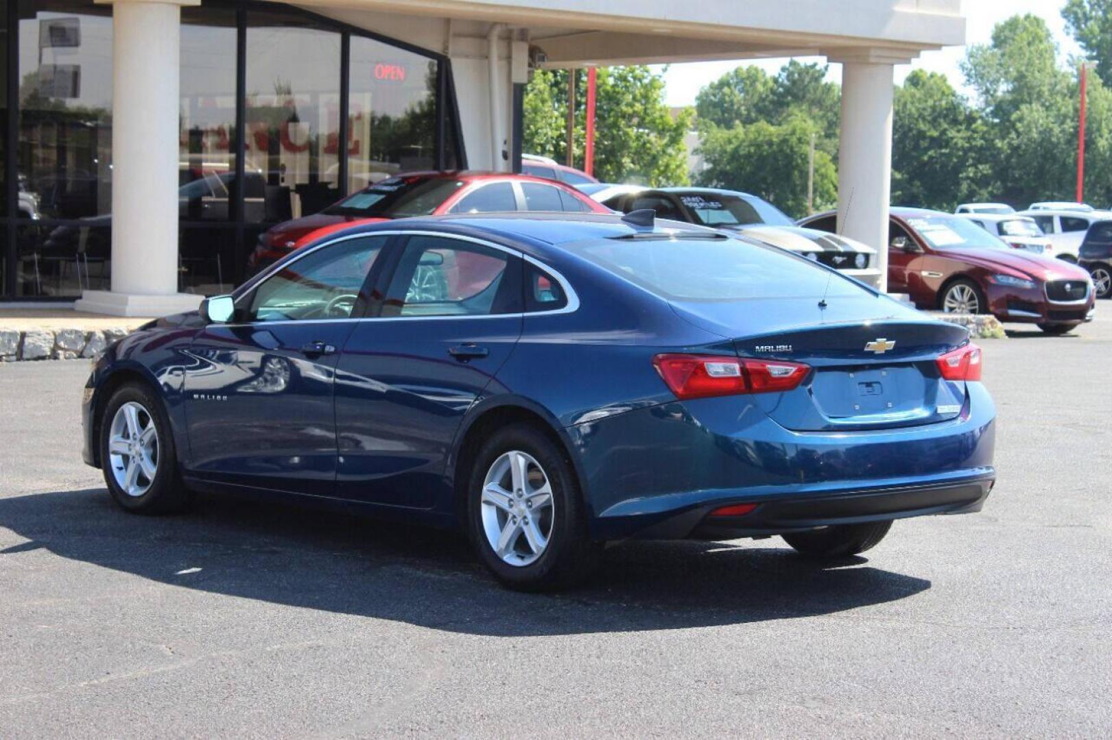 2019 Blue Chevrolet Malibu 1FL (1G1ZC5ST5KF) with an 1.5L L4 DOHC 16V engine, 6A transmission, located at 4301 NW 39th , Oklahoma City, OK, 73112, (405) 949-5600, 35.512135, -97.598671 - NO DRIVERS LICENCE NO-FULL COVERAGE INSURANCE-NO CREDIT CHECK. COME ON OVER TO SUPERSPORTS AND TAKE A LOOK AND TEST DRIVE. PLEASE GIVE US A CALL AT (405) 949-5600. NO LICENSIA DE MANEJAR- NO SEGURO DE COBERTURA TOTAL- NO VERIFICACCION DE CREDITO. POR FAVOR VENGAN A SUPERSPORTS, ECHE UN - Photo#5