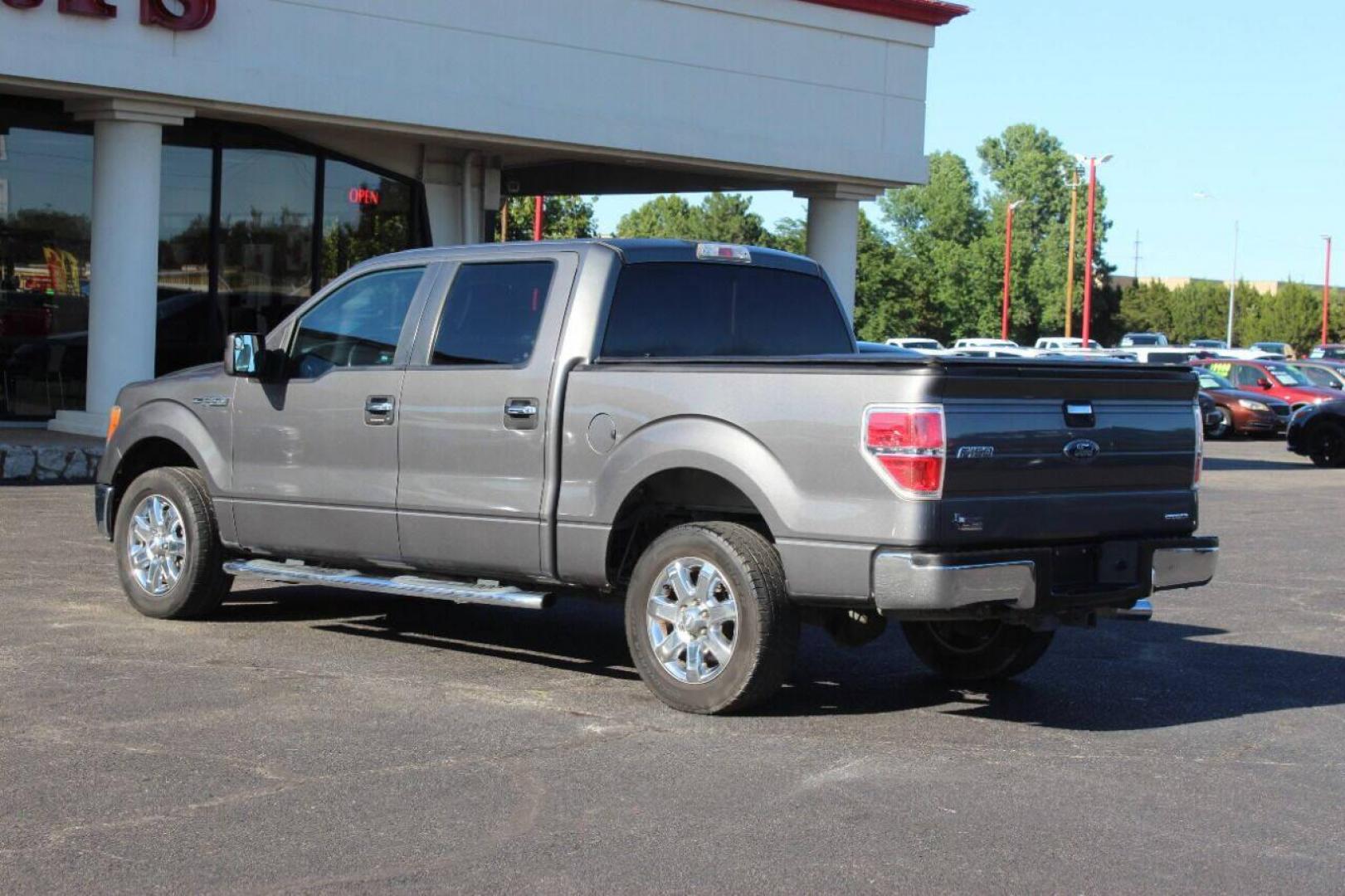 2013 Gray Ford F-150 FX2 SuperCrew 5.5-ft. Bed 2WD (1FTFW1CF4DK) with an 5.0L V8 engine, 6-Speed Automatic transmission, located at 4301 NW 39th , Oklahoma City, OK, 73112, (405) 949-5600, 35.512135, -97.598671 - NO DRIVERS LICENCE NO-FULL COVERAGE INSURANCE-NO CREDIT CHECK. COME ON OVER TO SUPERSPORTS AND TAKE A LOOK AND TEST DRIVE. PLEASE GIVE US A CALL AT (405) 949-5600. NO LICENSIA DE MANEJAR- NO SEGURO DE COBERTURA TOTAL- NO VERIFICACCION DE CREDITO. POR FAVOR VENGAN A SUPERSPORTS, ECHE UN - Photo#5