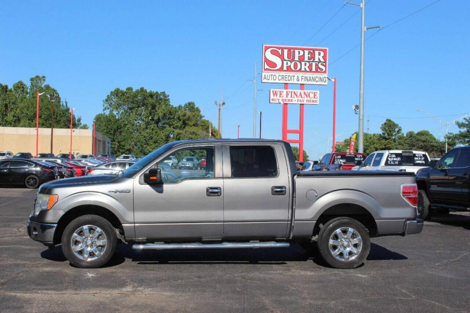 2013 Gray Ford F-150 FX2 SuperCrew 5.5-ft. Bed 2WD (1FTFW1CF4DK) with an 5.0L V8 engine, 6-Speed Automatic transmission, located at 4301 NW 39th , Oklahoma City, OK, 73112, (405) 949-5600, 35.512135, -97.598671 - NO DRIVERS LICENCE NO-FULL COVERAGE INSURANCE-NO CREDIT CHECK. COME ON OVER TO SUPERSPORTS AND TAKE A LOOK AND TEST DRIVE. PLEASE GIVE US A CALL AT (405) 949-5600. NO LICENSIA DE MANEJAR- NO SEGURO DE COBERTURA TOTAL- NO VERIFICACCION DE CREDITO. POR FAVOR VENGAN A SUPERSPORTS, ECHE UN - Photo#6