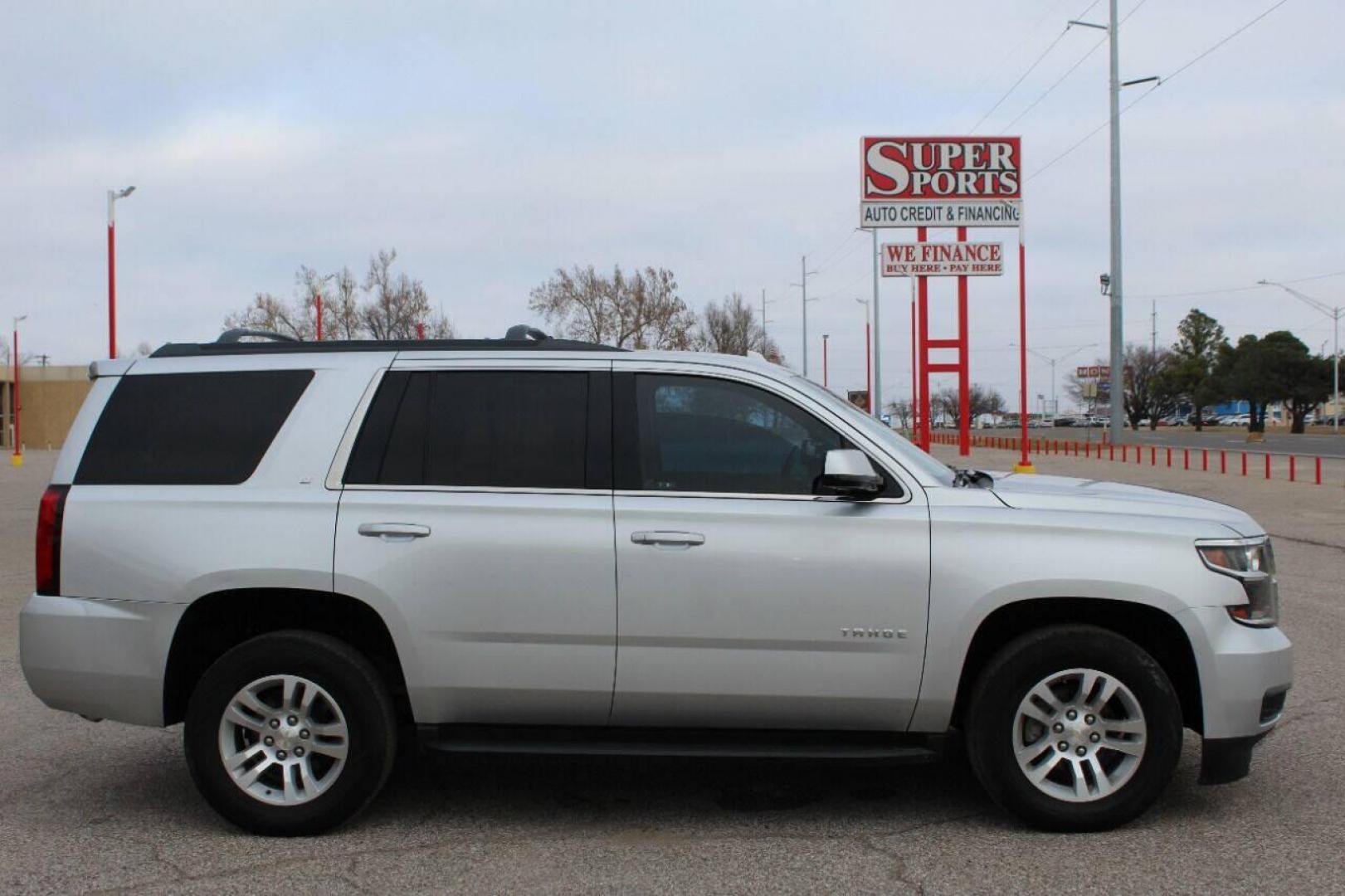 2017 Gray Chevrolet Tahoe LT 2WD (1GNSCBKC0HR) with an 5.3L V8 OHV 16V engine, 6A transmission, located at 4301 NW 39th , Oklahoma City, OK, 73112, (405) 949-5600, 35.512135, -97.598671 - NO DRIVERS LICENCE NO-FULL COVERAGE INSURANCE-NO CREDIT CHECK. COME ON OVER TO SUPERSPORTS AND TAKE A LOOK AND TEST DRIVE PLEASE GIVE US A CALL AT (405) 949-5600. NO LICENSIA DE MANEJAR- NO SEGURO DE COBERTURA TOTAL- NO VERIFICACCION DE CREDITO. POR FAVOR VENGAN A SUPERSPORTS, ECHE UN VI - Photo#3