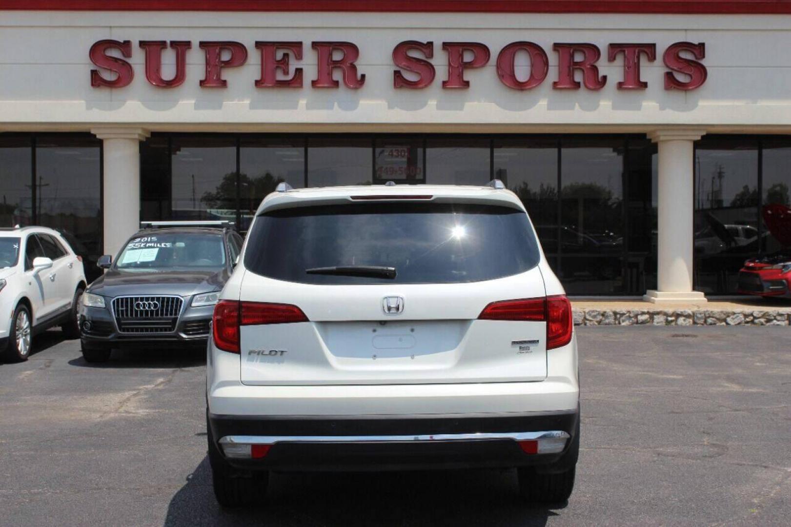 2017 White Honda Pilot Touring 2WD (5FNYF5H96HB) with an 3.5L V6 SOHC 24V engine, 9A transmission, located at 4301 NW 39th , Oklahoma City, OK, 73112, (405) 949-5600, 35.512135, -97.598671 - Photo#4