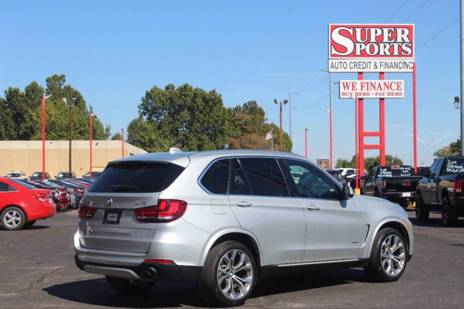 2017 Gray BMW X5 sDrive35i (5UXKR2C39H0) with an 3.0L L6 DOHC 24V engine, 8A transmission, located at 4301 NW 39th , Oklahoma City, OK, 73112, (405) 949-5600, 35.512135, -97.598671 - NO DRIVERS LICENCE NO-FULL COVERAGE INSURANCE-NO CREDIT CHECK. COME ON OVER TO SUPERSPORTS AND TAKE A LOOK AND TEST DRIVE. PLEASE GIVE US A CALL AT (405) 949-5600. NO LICENSIA DE MANEJAR- NO SEGURO DE COBERTURA TOTAL- NO VERIFICACCION DE CREDITO. POR FAVOR VENGAN A SUPERSPORTS, ECHE UN - Photo#3