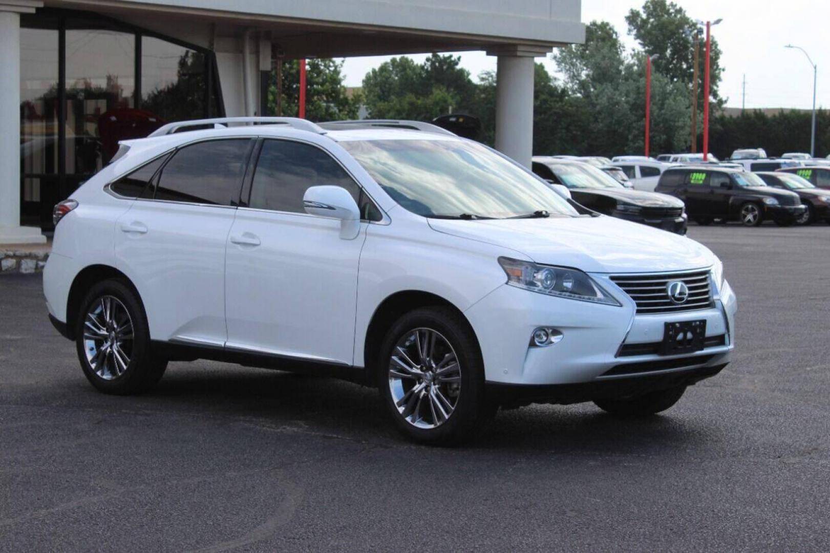 2015 White Lexus RX 350 FWD (2T2ZK1BA3FC) with an 3.5L V6 DOHC 24V engine, 6-Speed Automatic transmission, located at 4301 NW 39th , Oklahoma City, OK, 73112, (405) 949-5600, 35.512135, -97.598671 - Photo#2