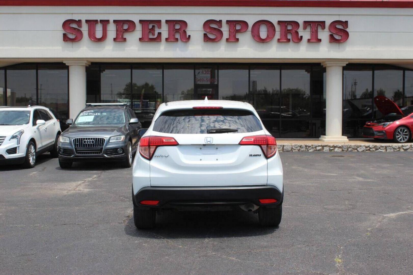 2016 White Honda HR-V EX 2WD CVT (3CZRU5H54GM) with an 1.8L L4 DOHC 16V engine, Continuously Variable Transmission transmission, located at 4301 NW 39th , Oklahoma City, OK, 73112, (405) 949-5600, 35.512135, -97.598671 - Photo#4