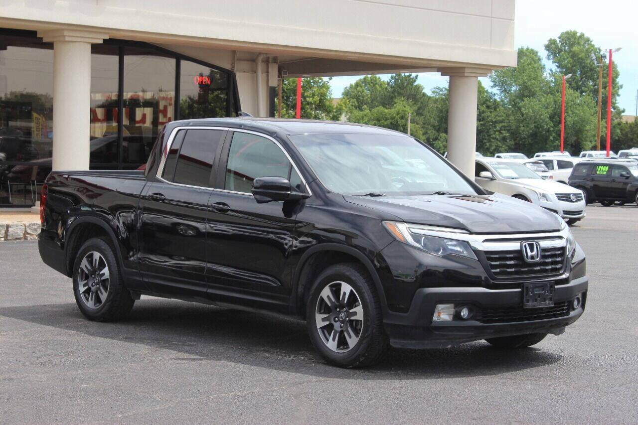 2017 Honda Ridgeline CREW CAB PICKUP 4-DR