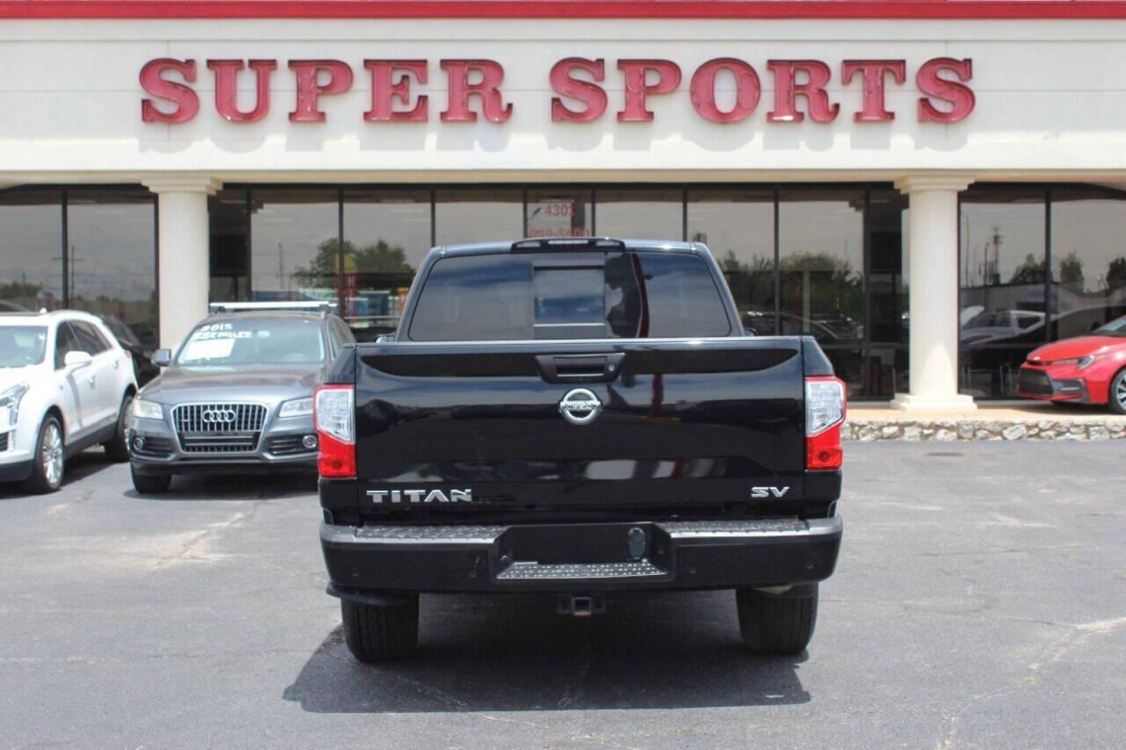 2020 Black Nissan Titan SV King Cab 2WD (1N6AA1CF3LN) with an 5.6L V8 DOHC 32V engine, 9A transmission, located at 4301 NW 39th , Oklahoma City, OK, 73112, (405) 949-5600, 35.512135, -97.598671 - NO DRIVERS LICENCE NO-FULL COVERAGE INSURANCE-NO CREDIT CHECK. COME ON OVER TO SUPERSPORTS AND TAKE A LOOK AND TEST DRIVE. PLEASE GIVE US A CALL AT (405) 949-5600. NO LICENSIA DE MANEJAR- NO SEGURO DE COBERTURA TOTAL- NO VERIFICACCION DE CREDITO. POR FAVOR VENGAN A SUPERSPORTS, ECHE UN - Photo#2