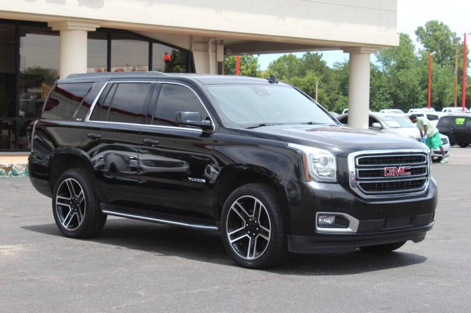 2017 Black GMC Yukon SLT 4WD (1GKS2BKC4HR) with an 5.3L V8 OHV 16V FFV engine, 6A transmission, located at 4301 NW 39th , Oklahoma City, OK, 73112, (405) 949-5600, 35.512135, -97.598671 - NO DRIVERS LICENCE NO-FULL COVERAGE INSURANCE-NO CREDIT CHECK. COME ON OVER TO SUPERSPORTS AND TAKE A LOOK AND TEST DRIVE. PLEASE GIVE US A CALL AT (405) 949-5600. NO LICENSIA DE MANEJAR- NO SEGURO DE COBERTURA TOTAL- NO VERIFICACCION DE CREDITO. POR FAVOR VENGAN A SUPERSPORTS, ECHE UN - Photo#0