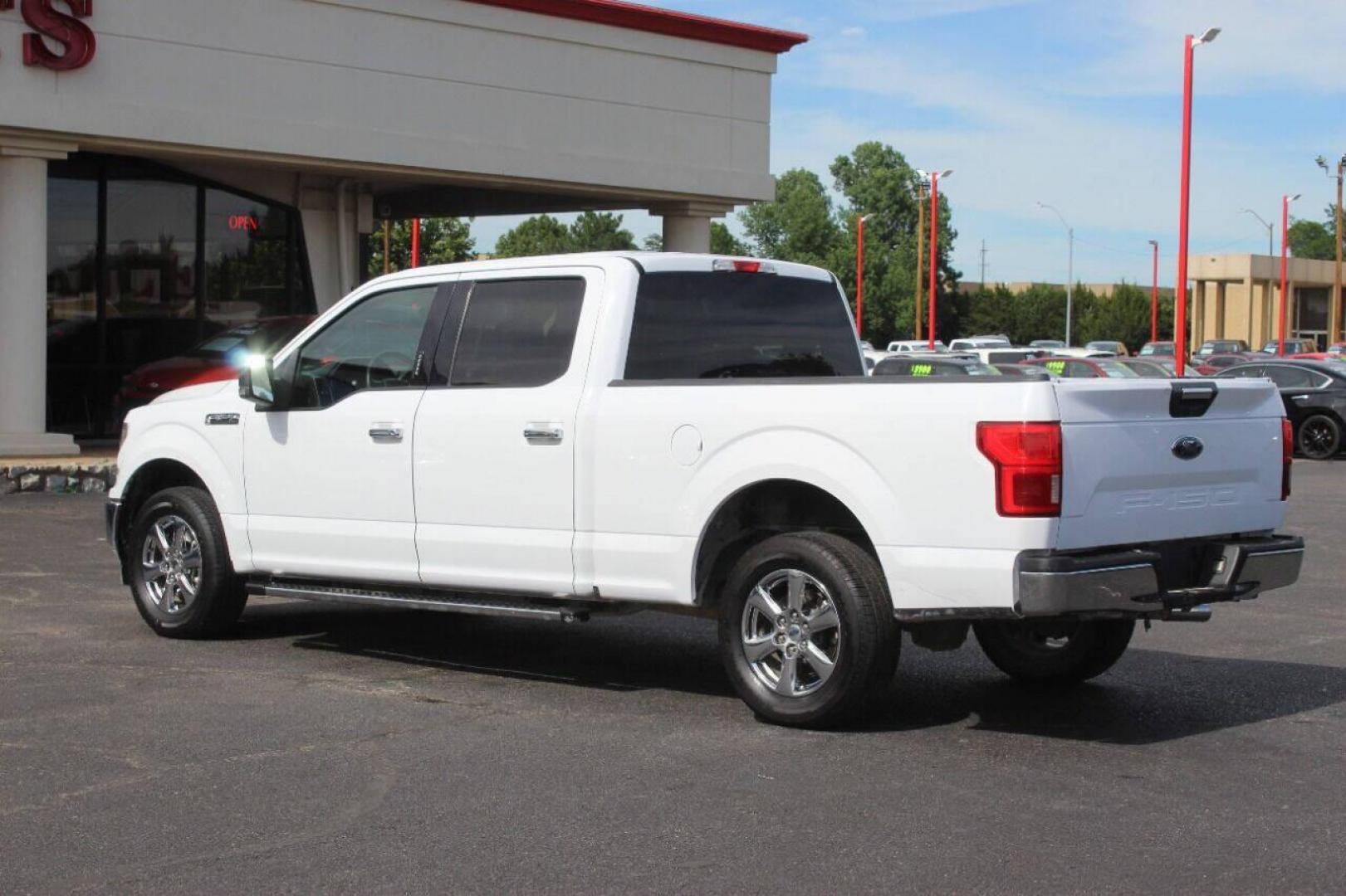 2019 White Ford F-150 King-Ranch SuperCrew 5.5-ft. 2WD (1FTEW1C56KK) with an 5.0L V8 OHV 32V engine, 6A transmission, located at 4301 NW 39th , Oklahoma City, OK, 73112, (405) 949-5600, 35.512135, -97.598671 - NO DRIVERS LICENCE NO-FULL COVERAGE INSURANCE-NO CREDIT CHECK. COME ON OVER TO SUPERSPORTS AND TAKE A LOOK AND TEST DRIVE. PLEASE GIVE US A CALL AT (405) 949-5600. NO LICENSIA DE MANEJAR- NO SEGURO DE COBERTURA TOTAL- NO VERIFICACCION DE CREDITO. POR FAVOR VENGAN A SUPERSPORTS, ECHE UN - Photo#5