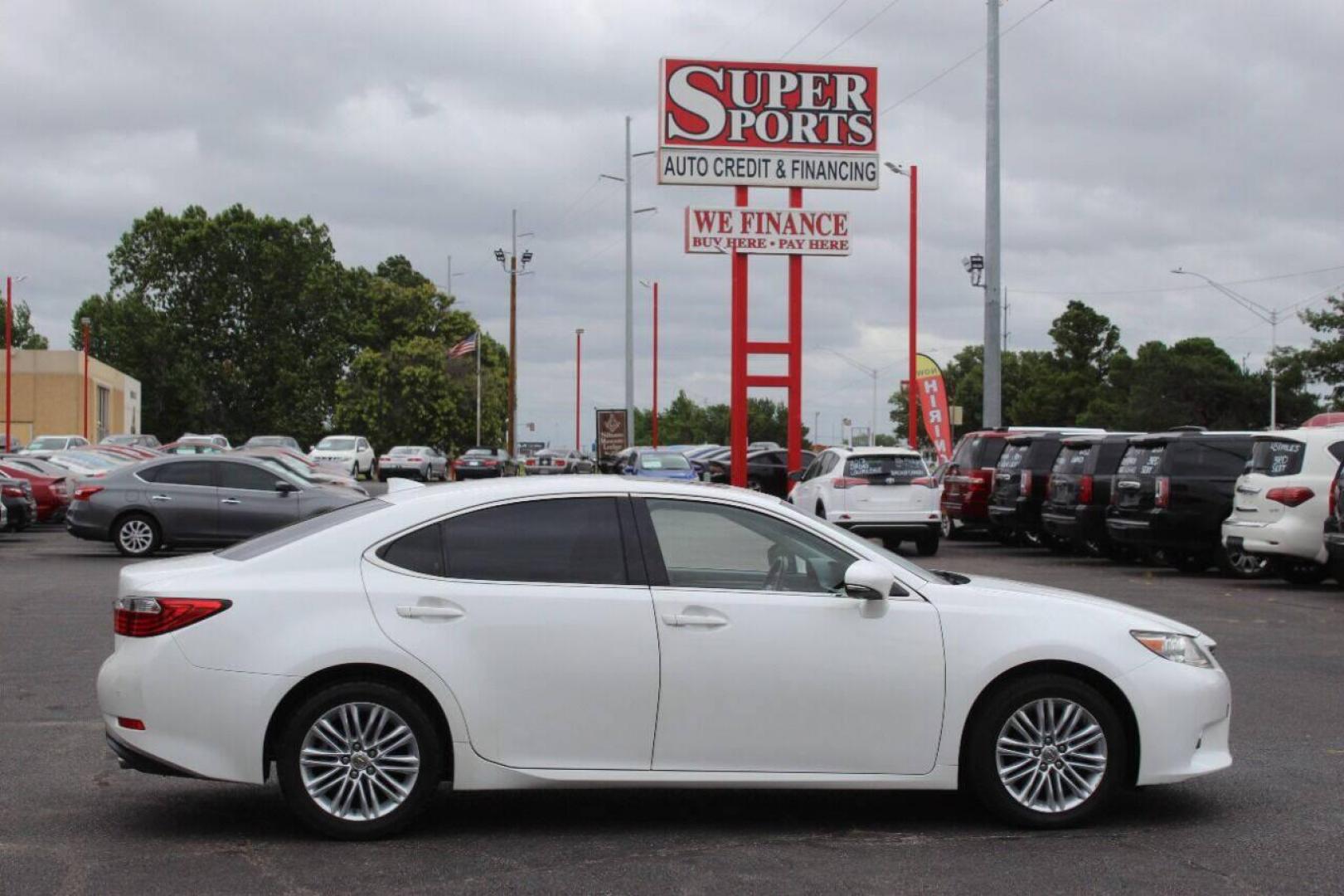 2015 White Lexus ES 350 Sedan (JTHBK1GG3F2) with an 3.5L V6 DOHC 24V engine, 6-Speed Automatic transmission, located at 4301 NW 39th , Oklahoma City, OK, 73112, (405) 949-5600, 35.512135, -97.598671 - NO DRIVERS LICENCE NO-FULL COVERAGE INSURANCE-NO CREDIT CHECK. COME ON OVER TO SUPERSPORTS AND TAKE A LOOK AND TEST DRIVE. PLEASE GIVE US A CALL AT (405) 949-5600. NO LICENSIA DE MANEJAR- NO SEGURO DE COBERTURA TOTAL- NO VERIFICACCION DE CREDITO. POR FAVOR VENGAN A SUPERSPORTS, ECHE UN - Photo#3