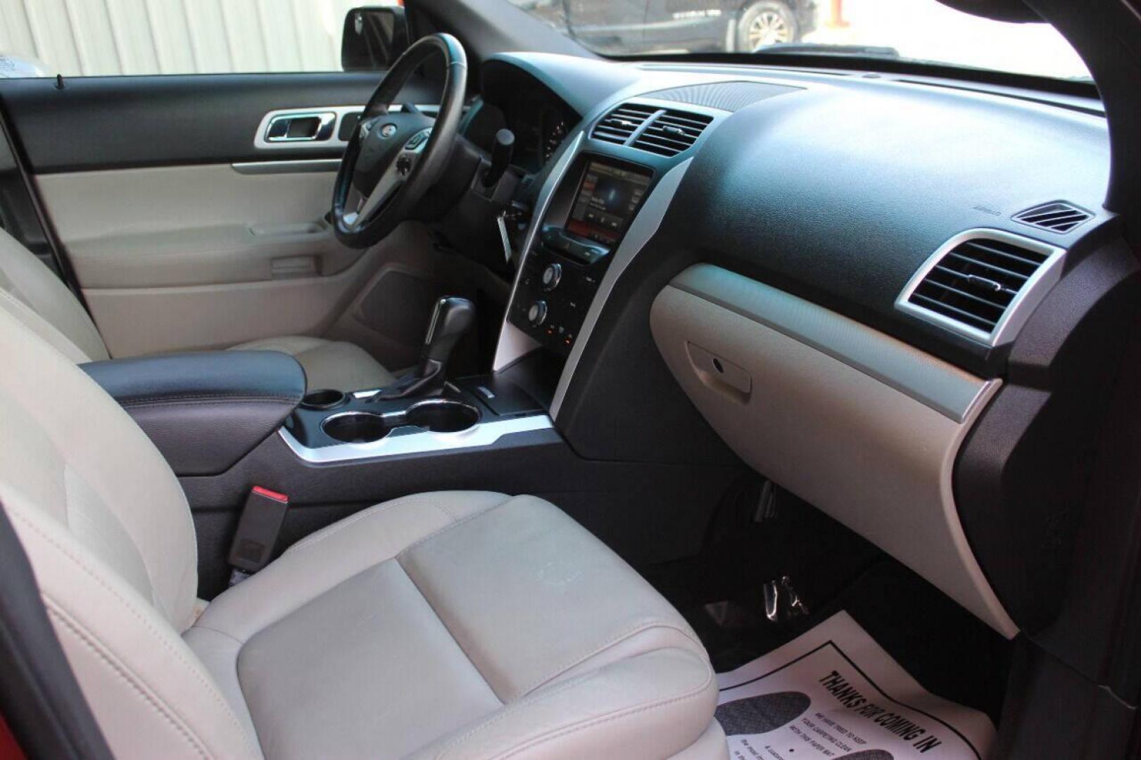 2015 Burgundy Ford Explorer XLT FWD (1FM5K7D89FG) with an 3.5L V6 DOHC 24V engine, 6-Speed Automatic transmission, located at 4301 NW 39th , Oklahoma City, OK, 73112, (405) 949-5600, 35.512135, -97.598671 - NO DRIVERS LICENCE NO-FULL COVERAGE INSURANCE-NO CREDIT CHECK. COME ON OVER TO SUPERSPORTS AND TAKE A LOOK AND TEST DRIVE. PLEASE GIVE US A CALL AT (405) 949-5600. NO LICENSIA DE MANEJAR- NO SEGURO DE COBERTURA TOTAL- NO VERIFICACCION DE CREDITO. POR FAVOR VENGAN A SUPERSPORTS, ECHE UN - Photo#8