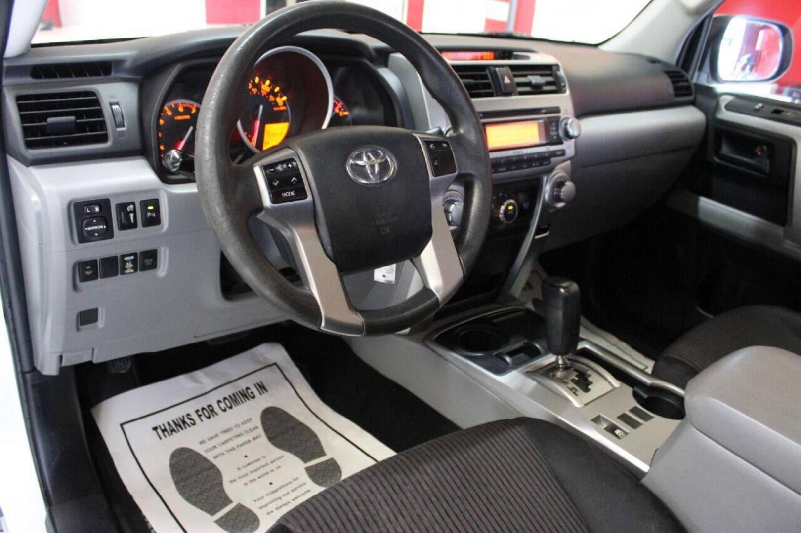 2013 White Toyota 4Runner SR5 2WD (JTEZU5JR6D5) with an 4.0L V6 DOHC 24V engine, 5-Speed Automatic transmission, located at 4301 NW 39th , Oklahoma City, OK, 73112, (405) 949-5600, 35.512135, -97.598671 - Photo#15