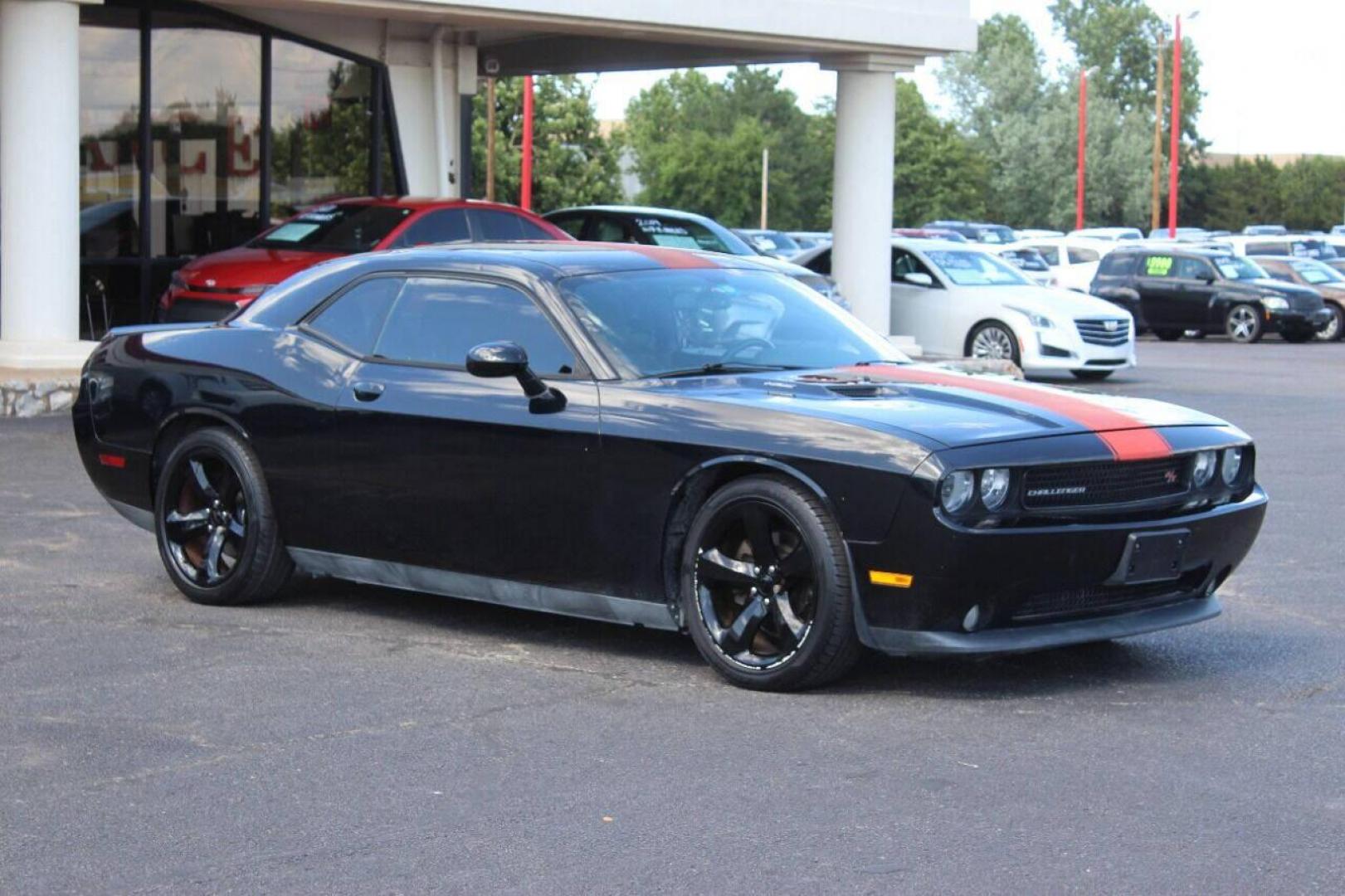 2014 Black Dodge Challenger R/T (2C3CDYBT8EH) with an 5.7L V8 OHV 16V engine, Automatic 5-Speed transmission, located at 4301 NW 39th , Oklahoma City, OK, 73112, (405) 949-5600, 35.512135, -97.598671 - NO DRIVERS LICENCE NO-FULL COVERAGE INSURANCE-NO CREDIT CHECK. COME ON OVER TO SUPERSPORTS AND TAKE A LOOK AND TEST DRIVE. PLEASE GIVE US A CALL AT (405) 949-5600. NO LICENSIA DE MANEJAR- NO SEGURO DE COBERTURA TOTAL- NO VERIFICACCION DE CREDITO. POR FAVOR VENGAN A SUPERSPORTS, ECHE UN - Photo#0