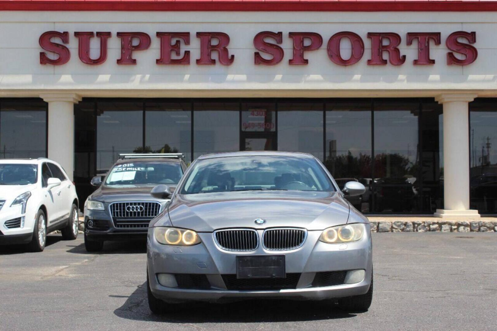 2009 Gray BMW 3-Series 328i Coupe (WBAWB33529P) with an 3.0L L6 DOHC 24V engine, Automatic 6-Speed transmission, located at 4301 NW 39th , Oklahoma City, OK, 73112, (405) 949-5600, 35.512135, -97.598671 - NO DRIVERS LICENCE NO-FULL COVERAGE INSURANCE-NO CREDIT CHECK. COME ON OVER TO SUPERSPORTS AND TAKE A LOOK AND TEST DRIVE PLEASE GIVE US A CALL AT (405) 949-5600. NO LICENSIA DE MANEJAR- NO SEGURO DE COBERTURA TOTAL- NO VERIFICACCION DE CREDITO. POR FAVOR VENGAN A SUPERSPORTS, ECHE UN V - Photo#2