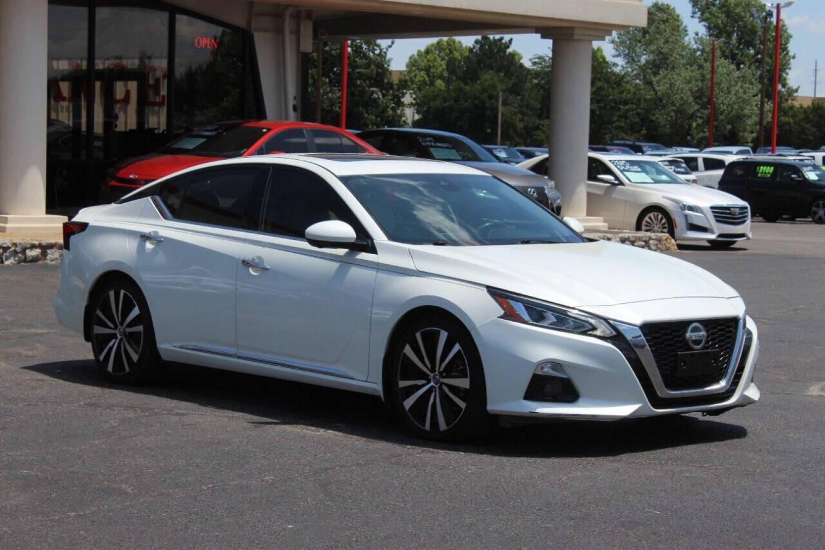 2019 White Nissan Altima 2.5 Platinum (1N4BL4FV5KC) with an 2.5L L4 DOHC 16V engine, CVT transmission, located at 4301 NW 39th , Oklahoma City, OK, 73112, (405) 949-5600, 35.512135, -97.598671 - NO DRIVERS LICENCE NO-FULL COVERAGE INSURANCE-NO CREDIT CHECK. COME ON OVER TO SUPERSPORTS AND TAKE A LOOK AND TEST DRIVE. PLEASE GIVE US A CALL AT (405) 949-5600. NO LICENSIA DE MANEJAR- NO SEGURO DE COBERTURA TOTAL- NO VERIFICACCION DE CREDITO. POR FAVOR VENGAN A SUPERSPORTS, ECHE UN - Photo#0