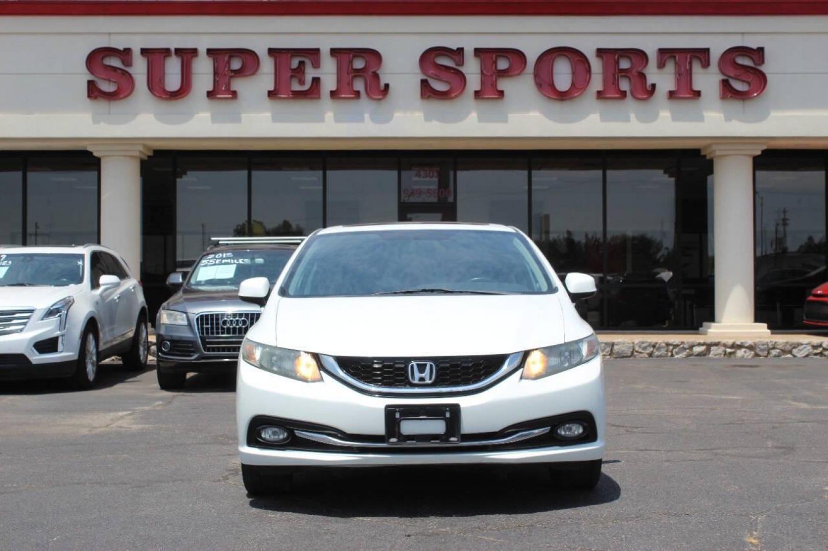 2013 White Honda Civic EX-L Sedan 5-Speed AT (19XFB2F95DE) with an 1.8L L4 SOHC 16V engine, 5-Speed Automatic transmission, located at 4301 NW 39th , Oklahoma City, OK, 73112, (405) 949-5600, 35.512135, -97.598671 - NO DRIVERS LICENCE NO-FULL COVERAGE INSURANCE-NO CREDIT CHECK. COME ON OVER TO SUPERSPORTS AND TAKE A LOOK AND TEST DRIVE. PLEASE GIVE US A CALL AT (405) 949-5600. NO LICENSIA DE MANEJAR- NO SEGURO DE COBERTURA TOTAL- NO VERIFICACCION DE CREDITO. POR FAVOR VENGAN A SUPERSPORTS, ECHE UN - Photo#0