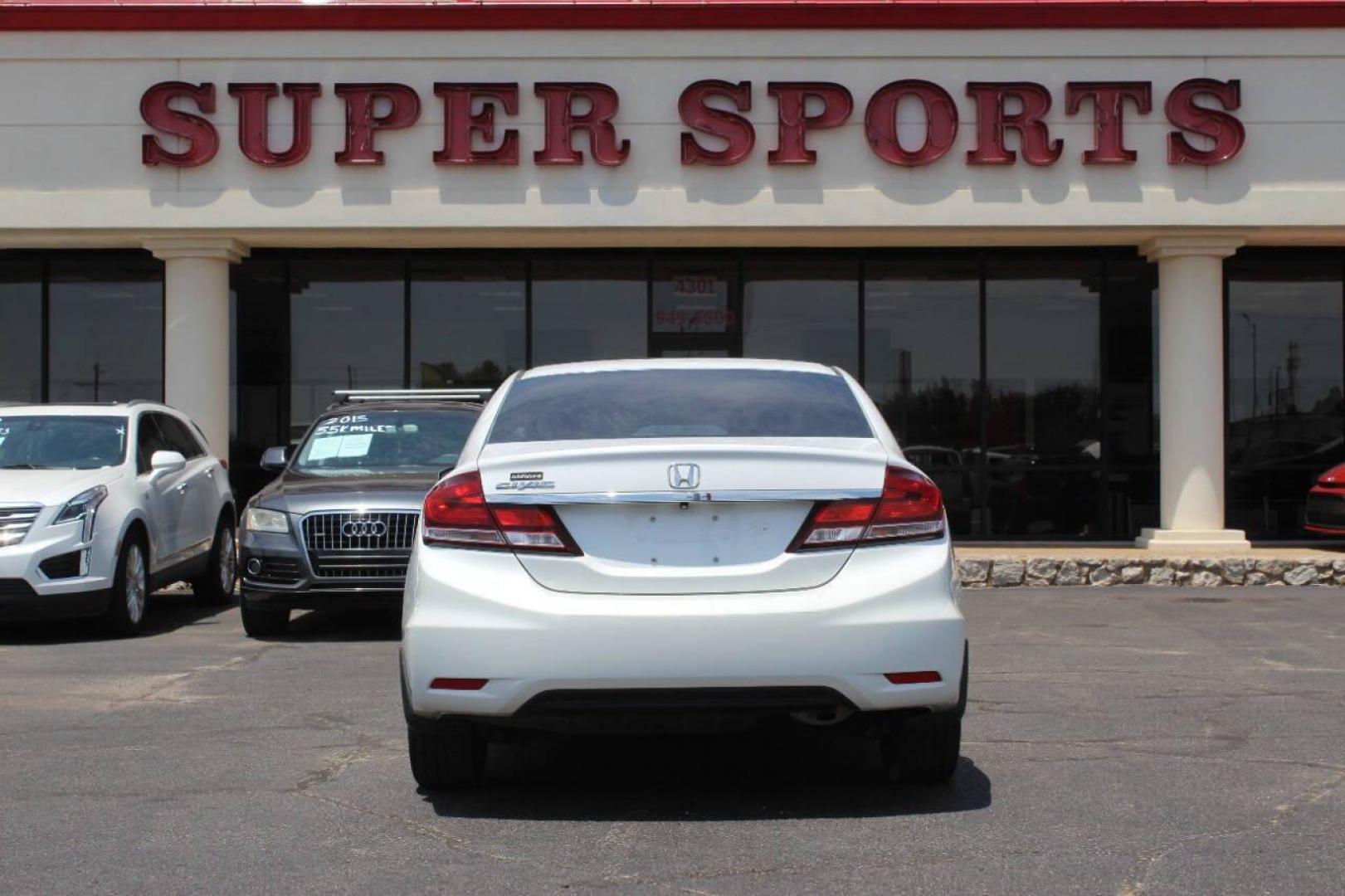 2013 White Honda Civic EX-L Sedan 5-Speed AT (19XFB2F95DE) with an 1.8L L4 SOHC 16V engine, 5-Speed Automatic transmission, located at 4301 NW 39th , Oklahoma City, OK, 73112, (405) 949-5600, 35.512135, -97.598671 - NO DRIVERS LICENCE NO-FULL COVERAGE INSURANCE-NO CREDIT CHECK. COME ON OVER TO SUPERSPORTS AND TAKE A LOOK AND TEST DRIVE. PLEASE GIVE US A CALL AT (405) 949-5600. NO LICENSIA DE MANEJAR- NO SEGURO DE COBERTURA TOTAL- NO VERIFICACCION DE CREDITO. POR FAVOR VENGAN A SUPERSPORTS, ECHE UN - Photo#4