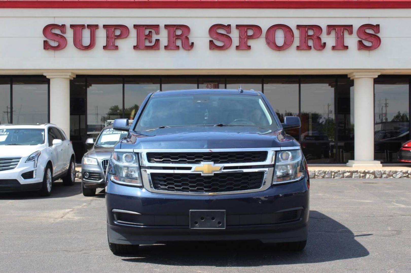 2017 Blue Chevrolet Tahoe LT 4WD (1GNSKBKC4HR) with an 5.3L V8 OHV 16V engine, 6A transmission, located at 4301 NW 39th , Oklahoma City, OK, 73112, (405) 949-5600, 35.512135, -97.598671 - NO DRIVERS LICENCE NO-FULL COVERAGE INSURANCE-NO CREDIT CHECK. COME ON OVER TO SUPERSPORTS AND TAKE A LOOK AND TEST DRIVE. PLEASE GIVE US A CALL AT (405) 949-5600. NO LICENSIA DE MANEJAR- NO SEGURO DE COBERTURA TOTAL- NO VERIFICACCION DE CREDITO. POR FAVOR VENGAN A SUPERSPORTS, ECHE UN - Photo#2