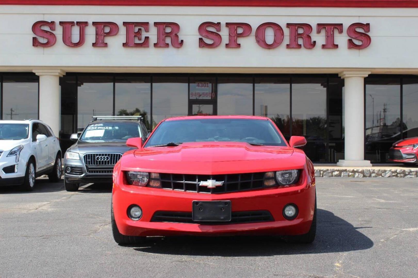 2013 Red Chevrolet Camaro LS Coupe (2G1FA1E3XD9) with an 3.6L V6 DOHC 24V FFV engine, 6-Speed Automatic transmission, located at 4301 NW 39th , Oklahoma City, OK, 73112, (405) 949-5600, 35.512135, -97.598671 - NO DRIVERS LICENCE NO-FULL COVERAGE INSURANCE-NO CREDIT CHECK. COME ON OVER TO SUPERSPORTS AND TAKE A LOOK AND TEST DRIVE PLEASE GIVE US A CALL AT (405) 949-5600. NO LICENSIA DE MANEJAR- NO SEGURO DE COBERTURA TOTAL- NO VERIFICACCION DE CREDITO. POR FAVOR VENGAN A SUPERSPORTS, ECHE UN VI - Photo#0