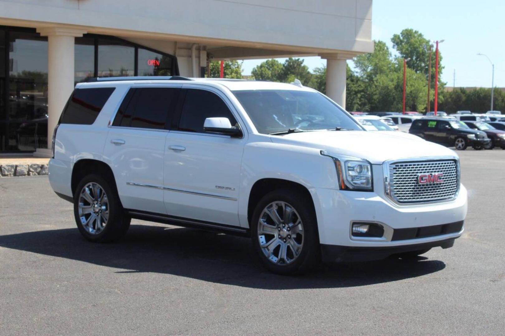 2016 White GMC Yukon Denali 4WD (1GKS2CKJ8GR) with an 6.2L V8 OHV 16V engine, 6A transmission, located at 4301 NW 39th , Oklahoma City, OK, 73112, (405) 949-5600, 35.512135, -97.598671 - NO DRIVERS LICENCE NO-FULL COVERAGE INSURANCE-NO CREDIT CHECK. COME ON OVER TO SUPERSPORTS AND TAKE A LOOK AND TEST DRIVE. PLEASE GIVE US A CALL AT (405) 949-5600. NO LICENSIA DE MANEJAR- NO SEGURO DE COBERTURA TOTAL- NO VERIFICACCION DE CREDITO. POR FAVOR VENGAN A SUPERSPORTS, ECHE UN - Photo#0