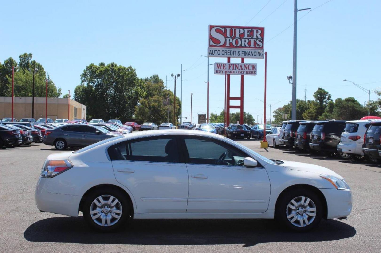 2012 White Nissan Altima 2.5 S (1N4AL2AP3CC) with an 2.5L L4 DOHC 16V engine, CVT transmission, located at 4301 NW 39th , Oklahoma City, OK, 73112, (405) 949-5600, 35.512135, -97.598671 - NO DRIVERS LICENCE NO-FULL COVERAGE INSURANCE-NO CREDIT CHECK. COME ON OVER TO SUPERSPORTS AND TAKE A LOOK AND TEST DRIVE PLEASE GIVE US A CALL AT (405) 949-5600. NO LICENSIA DE MANEJAR- NO SEGURO DE COBERTURA TOTAL- NO VERIFICACCION DE CREDITO. POR FAVOR VENGAN A SUPERSPORTS, ECHE UN VIS - Photo#3