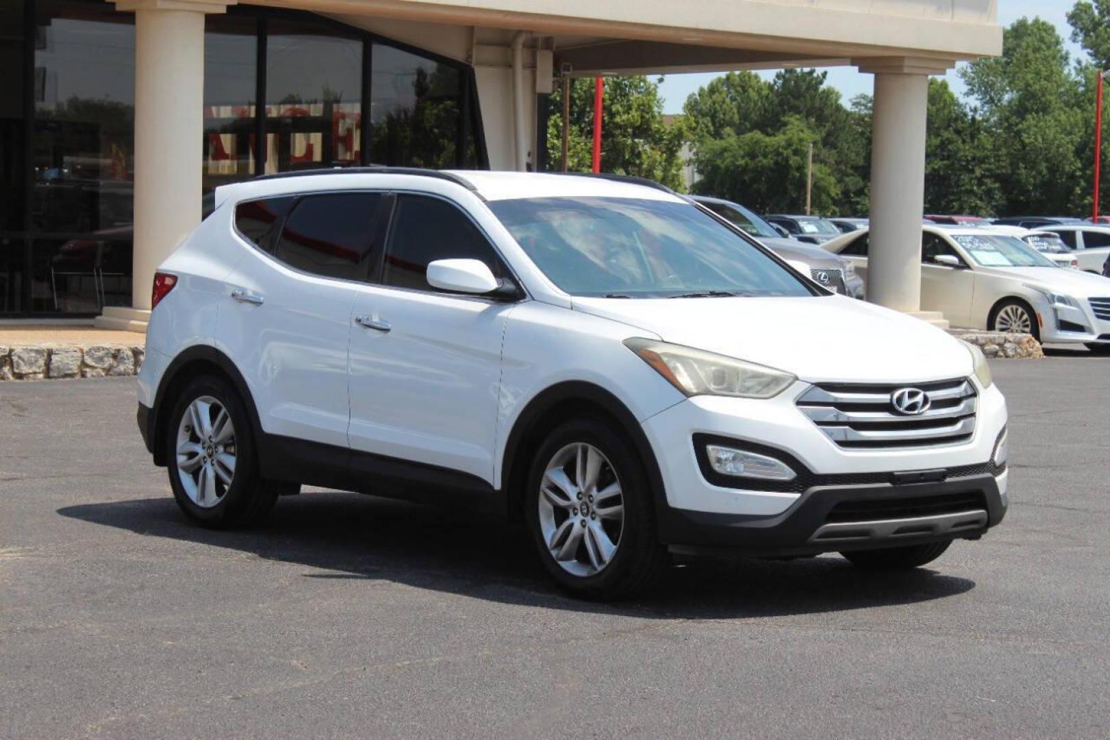 2013 White Hyundai Santa Fe Sport 2.0 FWD (5XYZU3LA8DG) with an 2.0L L4 DOHC 16V engine, 6-Speed Automatic transmission, located at 4301 NW 39th , Oklahoma City, OK, 73112, (405) 949-5600, 35.512135, -97.598671 - NO DRIVERS LICENCE NO-FULL COVERAGE INSURANCE-NO CREDIT CHECK. COME ON OVER TO SUPERSPORTS AND TAKE A LOOK AND TEST DRIVE PLEASE GIVE US A CALL AT (405) 949-5600. NO LICENSIA DE MANEJAR- NO SEGURO DE COBERTURA TOTAL- NO VERIFICACCION DE CREDITO. POR FAVOR VENGAN A SUPERSPORTS, ECHE UN V - Photo#0