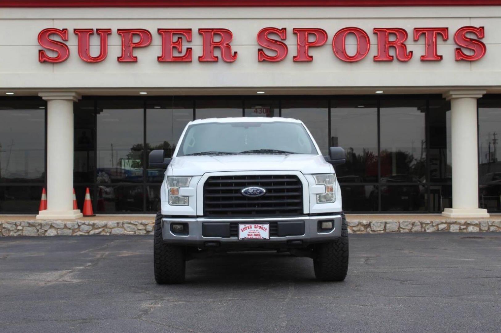 2016 White Ford F-150 XLT SuperCrew 6.5-ft. Bed 4WD (1FTEW1EF0GK) with an 5.0L V8 engine, 6A transmission, located at 4301 NW 39th , Oklahoma City, OK, 73112, (405) 949-5600, 35.512135, -97.598671 - NO DRIVERS LICENCE NO-FULL COVERAGE INSURANCE-NO CREDIT CHECK. COME ON OVER TO SUPERSPORTS AND TAKE A LOOK AND TEST DRIVE. PLEASE GIVE US A CALL AT (405) 949-5600. NO LICENSIA DE MANEJAR- NO SEGURO DE COBERTURA TOTAL- NO VERIFICACCION DE CREDITO. POR FAVOR VENGAN A SUPERSPORTS, ECHE UN - Photo#2