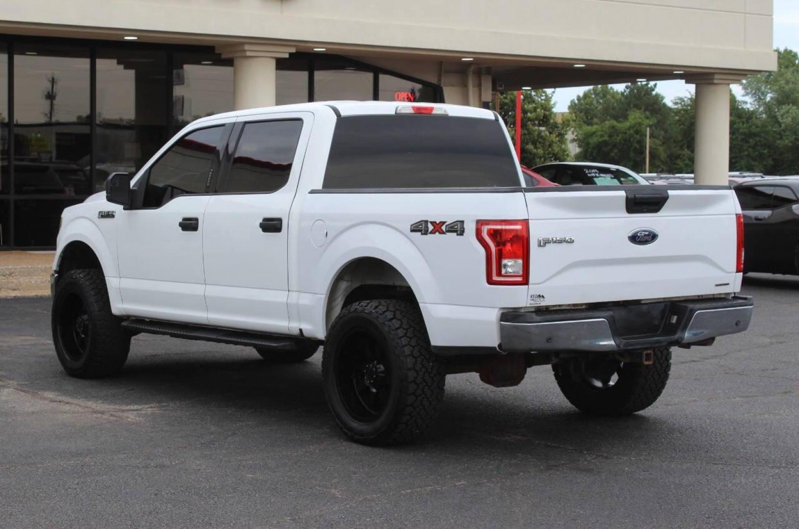 2016 White Ford F-150 XLT SuperCrew 6.5-ft. Bed 4WD (1FTEW1EF0GK) with an 5.0L V8 engine, 6A transmission, located at 4301 NW 39th , Oklahoma City, OK, 73112, (405) 949-5600, 35.512135, -97.598671 - NO DRIVERS LICENCE NO-FULL COVERAGE INSURANCE-NO CREDIT CHECK. COME ON OVER TO SUPERSPORTS AND TAKE A LOOK AND TEST DRIVE. PLEASE GIVE US A CALL AT (405) 949-5600. NO LICENSIA DE MANEJAR- NO SEGURO DE COBERTURA TOTAL- NO VERIFICACCION DE CREDITO. POR FAVOR VENGAN A SUPERSPORTS, ECHE UN - Photo#5