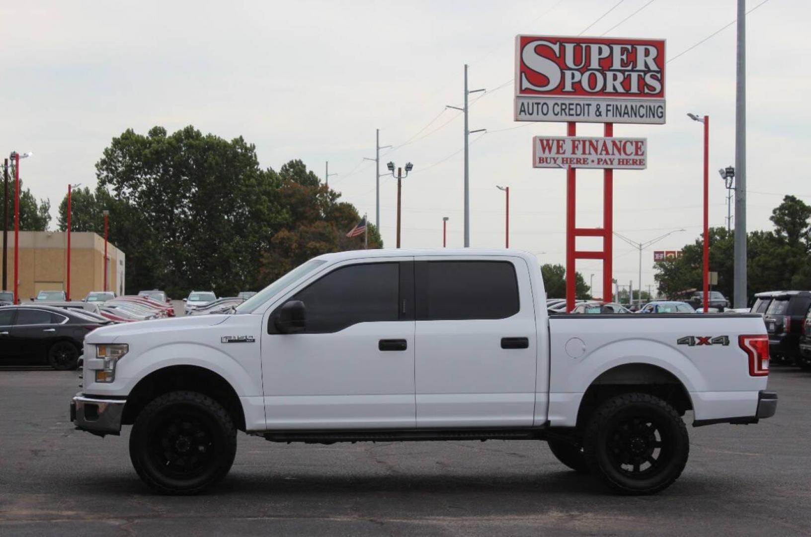 2016 White Ford F-150 XLT SuperCrew 6.5-ft. Bed 4WD (1FTEW1EF0GK) with an 5.0L V8 engine, 6A transmission, located at 4301 NW 39th , Oklahoma City, OK, 73112, (405) 949-5600, 35.512135, -97.598671 - NO DRIVERS LICENCE NO-FULL COVERAGE INSURANCE-NO CREDIT CHECK. COME ON OVER TO SUPERSPORTS AND TAKE A LOOK AND TEST DRIVE. PLEASE GIVE US A CALL AT (405) 949-5600. NO LICENSIA DE MANEJAR- NO SEGURO DE COBERTURA TOTAL- NO VERIFICACCION DE CREDITO. POR FAVOR VENGAN A SUPERSPORTS, ECHE UN - Photo#6