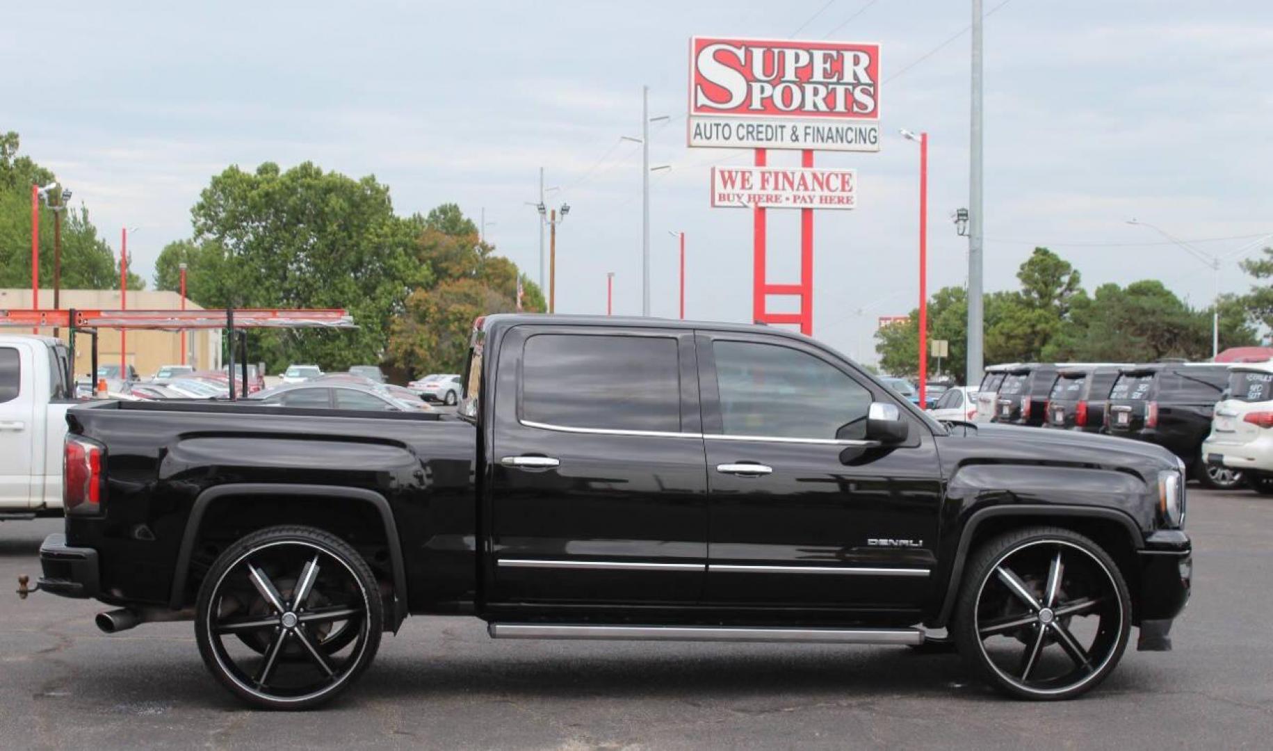 2018 Black GMC Sierra 1500 Denali Crew Cab Long Box 4WD (3GTU2PEJ9JG) with an 6.2L V8 OHV 16V engine, 6A transmission, located at 4301 NW 39th , Oklahoma City, OK, 73112, (405) 949-5600, 35.512135, -97.598671 - NO DRIVERS LICENCE NO-FULL COVERAGE INSURANCE-NO CREDIT CHECK. COME ON OVER TO SUPERSPORTS AND TAKE A LOOK AND TEST DRIVE. PLEASE GIVE US A CALL AT (405) 949-5600. NO LICENSIA DE MANEJAR- NO SEGURO DE COBERTURA TOTAL- NO VERIFICACCION DE CREDITO. POR FAVOR VENGAN A SUPERSPORTS, ECHE UN - Photo#3