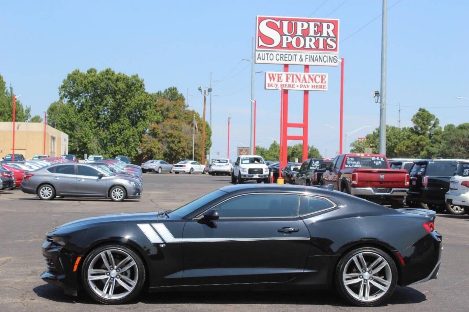 2018 Black Chevrolet Camaro 1LT Coupe (1G1FB1RS5J0) with an 3.6L V6 DOHC 24V engine, 6A transmission, located at 4301 NW 39th , Oklahoma City, OK, 73112, (405) 949-5600, 35.512135, -97.598671 - NO DRIVERS LICENCE NO-FULL COVERAGE INSURANCE-NO CREDIT CHECK. COME ON OVER TO SUPERSPORTS AND TAKE A LOOK AND TEST DRIVE. PLEASE GIVE US A CALL AT (405) 949-5600. NO LICENSIA DE MANEJAR- NO SEGURO DE COBERTURA TOTAL- NO VERIFICACCION DE CREDITO. POR FAVOR VENGAN A SUPERSPORTS, ECHE UN - Photo#6