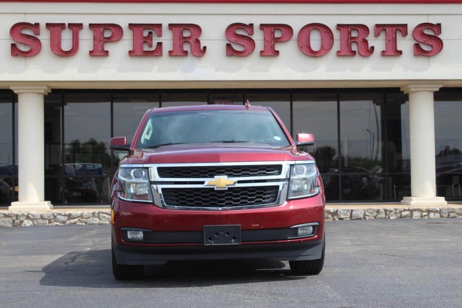 2016 Maroon Chevrolet Tahoe LT 4WD (1GNSKBKC6GR) with an 5.3L V8 OHV 16V engine, 6A transmission, located at 4301 NW 39th , Oklahoma City, OK, 73112, (405) 949-5600, 35.512135, -97.598671 - NO DRIVERS LICENCE NO-FULL COVERAGE INSURANCE-NO CREDIT CHECK. COME ON OVER TO SUPERSPORTS AND TAKE A LOOK AND TEST DRIVE. PLEASE GIVE US A CALL AT (405) 949-5600. NO LICENSIA DE MANEJAR- NO SEGURO DE COBERTURA TOTAL- NO VERIFICACCION DE CREDITO. POR FAVOR VENGAN A SUPERSPORTS, ECHE UN - Photo#2