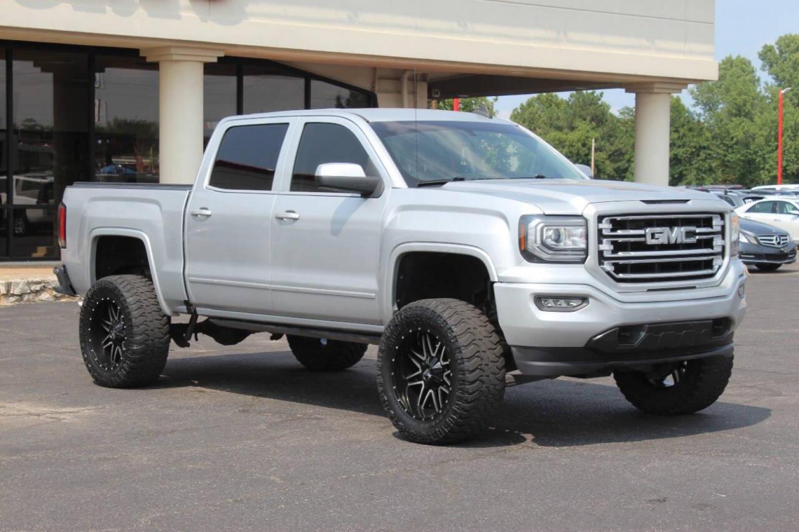 2018 Silver GMC Sierra 1500 SLT Crew Cab Short Box 4WD (3GTU2NEC6JG) with an 5.3L V8 OHV 16V engine, 6A transmission, located at 4301 NW 39th , Oklahoma City, OK, 73112, (405) 949-5600, 35.512135, -97.598671 - NO DRIVERS LICENCE NO-FULL COVERAGE INSURANCE-NO CREDIT CHECK. COME ON OVER TO SUPERSPORTS AND TAKE A LOOK AND TEST DRIVE. PLEASE GIVE US A CALL AT (405) 949-5600. NO LICENSIA DE MANEJAR- NO SEGURO DE COBERTURA TOTAL- NO VERIFICACCION DE CREDITO. POR FAVOR VENGAN A SUPERSPORTS, ECHE UN - Photo#0