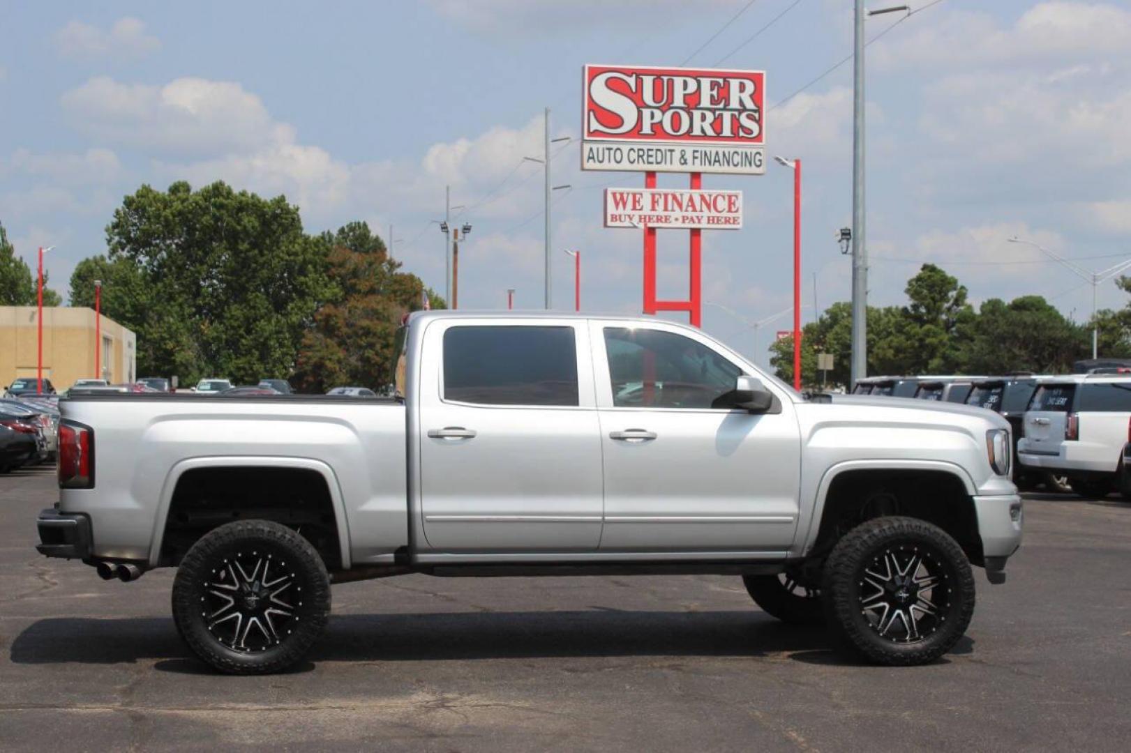 2018 Silver GMC Sierra 1500 SLT Crew Cab Short Box 4WD (3GTU2NEC6JG) with an 5.3L V8 OHV 16V engine, 6A transmission, located at 4301 NW 39th , Oklahoma City, OK, 73112, (405) 949-5600, 35.512135, -97.598671 - NO DRIVERS LICENCE NO-FULL COVERAGE INSURANCE-NO CREDIT CHECK. COME ON OVER TO SUPERSPORTS AND TAKE A LOOK AND TEST DRIVE. PLEASE GIVE US A CALL AT (405) 949-5600. NO LICENSIA DE MANEJAR- NO SEGURO DE COBERTURA TOTAL- NO VERIFICACCION DE CREDITO. POR FAVOR VENGAN A SUPERSPORTS, ECHE UN - Photo#3