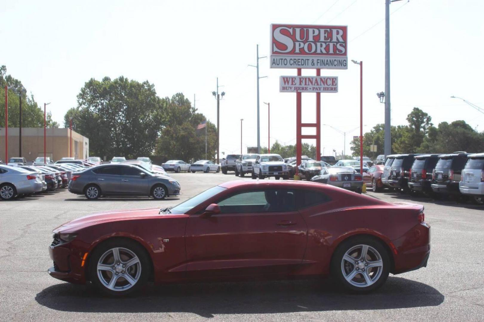 2019 Red Chevrolet Camaro 1LT Coupe 8A (1G1FB1RS0K0) with an 3.6L V6 DOHC 24V engine, 8A transmission, located at 4301 NW 39th , Oklahoma City, OK, 73112, (405) 949-5600, 35.512135, -97.598671 - NO DRIVERS LICENCE NO-FULL COVERAGE INSURANCE-NO CREDIT CHECK. COME ON OVER TO SUPERSPORTS AND TAKE A LOOK AND TEST DRIVE. PLEASE GIVE US A CALL AT (405) 949-5600. NO LICENSIA DE MANEJAR- NO SEGURO DE COBERTURA TOTAL- NO VERIFICACCION DE CREDITO. POR FAVOR VENGAN A SUPERSPORTS, ECHE UN - Photo#6