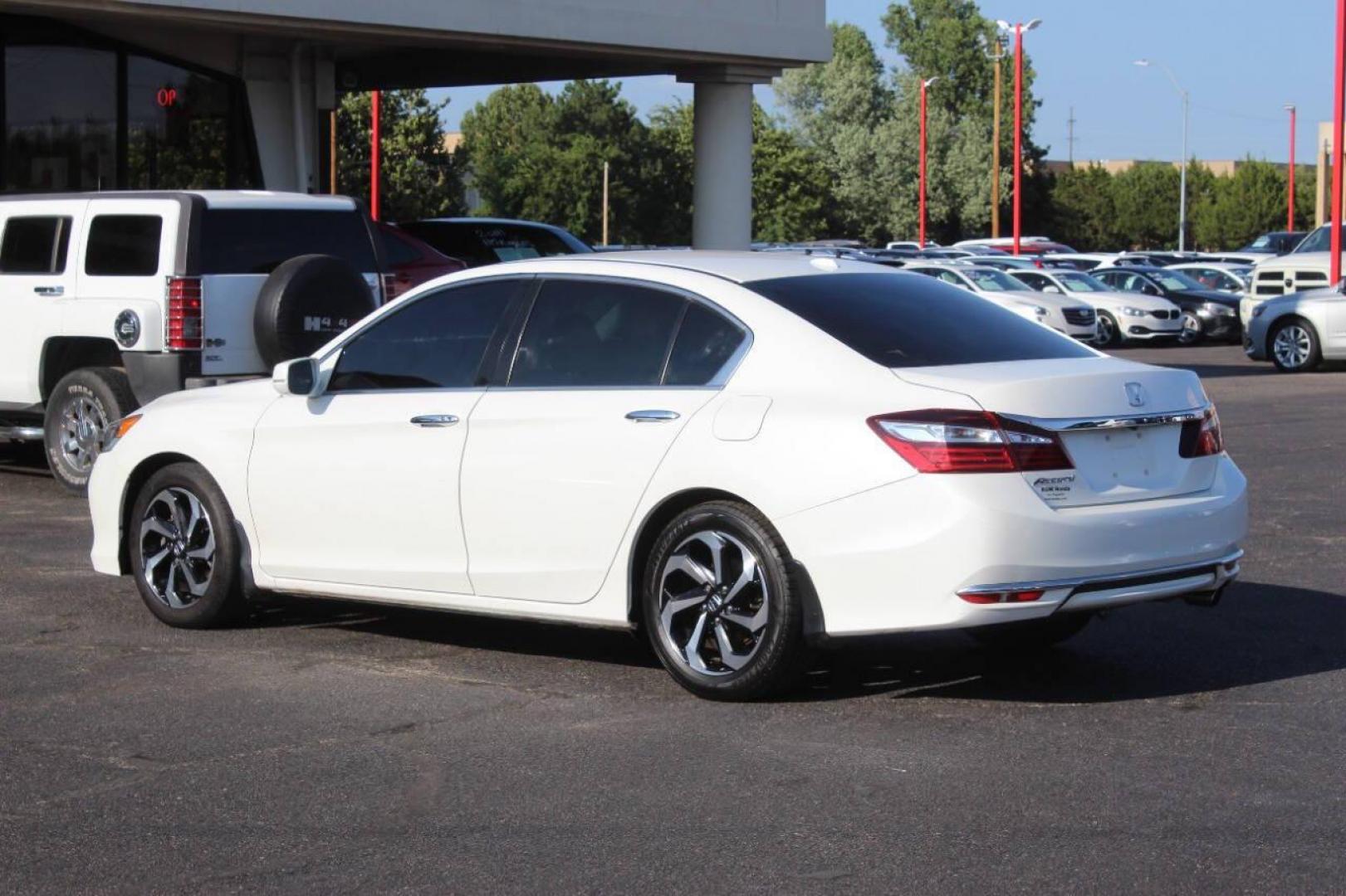 2017 White Honda Accord EX-L Sedan CVT (1HGCR2F87HA) with an 2.4L L4 DOHC 16V engine, CVT transmission, located at 4301 NW 39th , Oklahoma City, OK, 73112, (405) 949-5600, 35.512135, -97.598671 - Photo#5