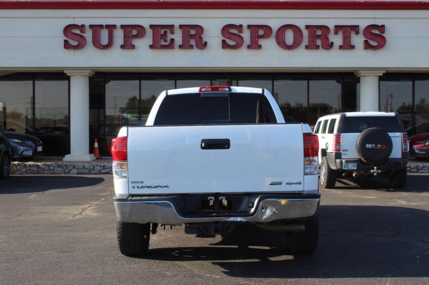 2013 Black Toyota Tundra Tundra-Grade 5.7L FFV Double Cab 4WD (5TFUW5F10DX) with an 5.7L V8 DOHC 32V FFV engine, 6-Speed Automatic Overdrive transmission, located at 4301 NW 39th , Oklahoma City, OK, 73112, (405) 949-5600, 35.512135, -97.598671 - NO DRIVERS LICENCE NO-FULL COVERAGE INSURANCE-NO CREDIT CHECK. COME ON OVER TO SUPERSPORTS AND TAKE A LOOK AND TEST DRIVE. PLEASE GIVE US A CALL AT (405) 949-5600. NO LICENSIA DE MANEJAR- NO SEGURO DE COBERTURA TOTAL- NO VERIFICACCION DE CREDITO. POR FAVOR VENGAN A SUPERSPORTS, ECHE UN - Photo#4