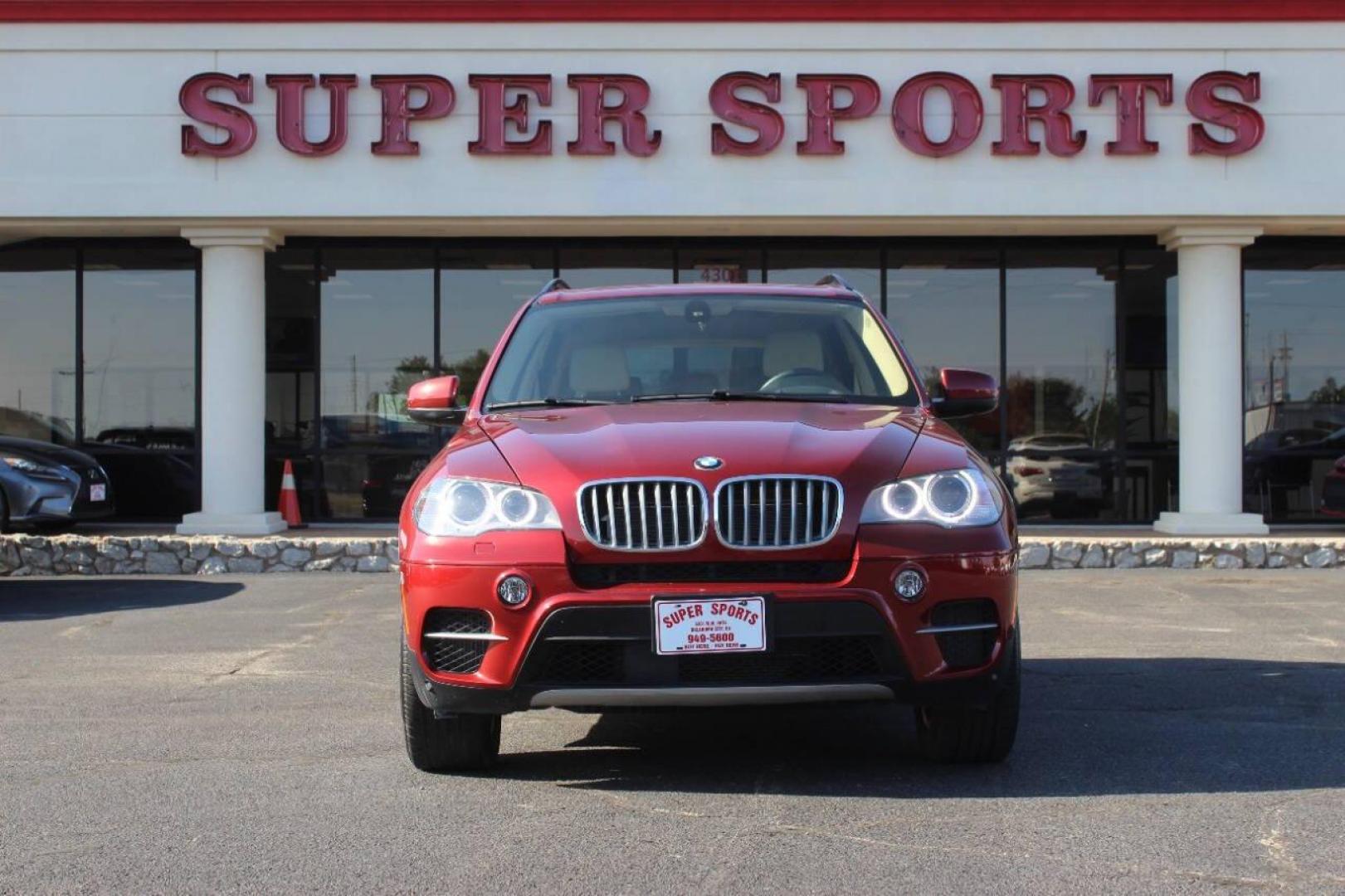 2013 Burgundy BMW X5 xDrive50i (5UXZV8C53DL) with an 4.8L V8 DOHC 32V engine, 6-Speed Automatic transmission, located at 4301 NW 39th , Oklahoma City, OK, 73112, (405) 949-5600, 35.512135, -97.598671 - NO DRIVERS LICENCE NO-FULL COVERAGE INSURANCE-NO CREDIT CHECK. COME ON OVER TO SUPERSPORTS AND TAKE A LOOK AND TEST DRIVE. PLEASE GIVE US A CALL AT (405) 949-5600. NO LICENSIA DE MANEJAR- NO SEGURO DE COBERTURA TOTAL- NO VERIFICACCION DE CREDITO. POR FAVOR VENGAN A SUPERSPORTS, ECHE UN - Photo#0