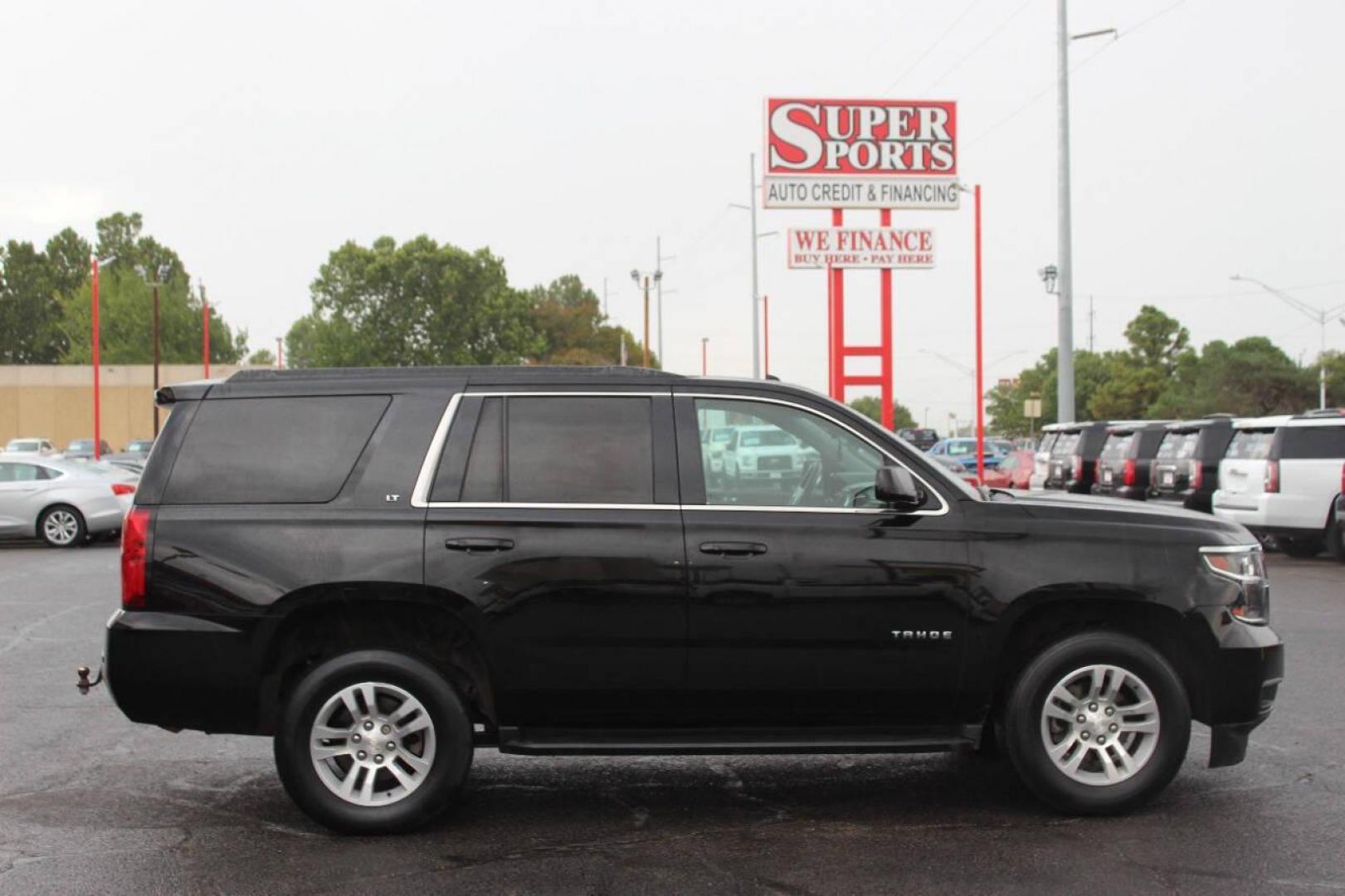 2019 Black Chevrolet Tahoe LT 4WD (1GNSKBKC3KR) with an 5.3L V8 OHV 16V engine, 6A transmission, located at 4301 NW 39th , Oklahoma City, OK, 73112, (405) 949-5600, 35.512135, -97.598671 - NO DRIVERS LICENCE NO-FULL COVERAGE INSURANCE-NO CREDIT CHECK. COME ON OVER TO SUPERSPORTS AND TAKE A LOOK AND TEST DRIVE. PLEASE GIVE US A CALL AT (405) 949-5600. NO LICENSIA DE MANEJAR- NO SEGURO DE COBERTURA TOTAL- NO VERIFICACCION DE CREDITO. POR FAVOR VENGAN A SUPERSPORTS, ECHE UN - Photo#3