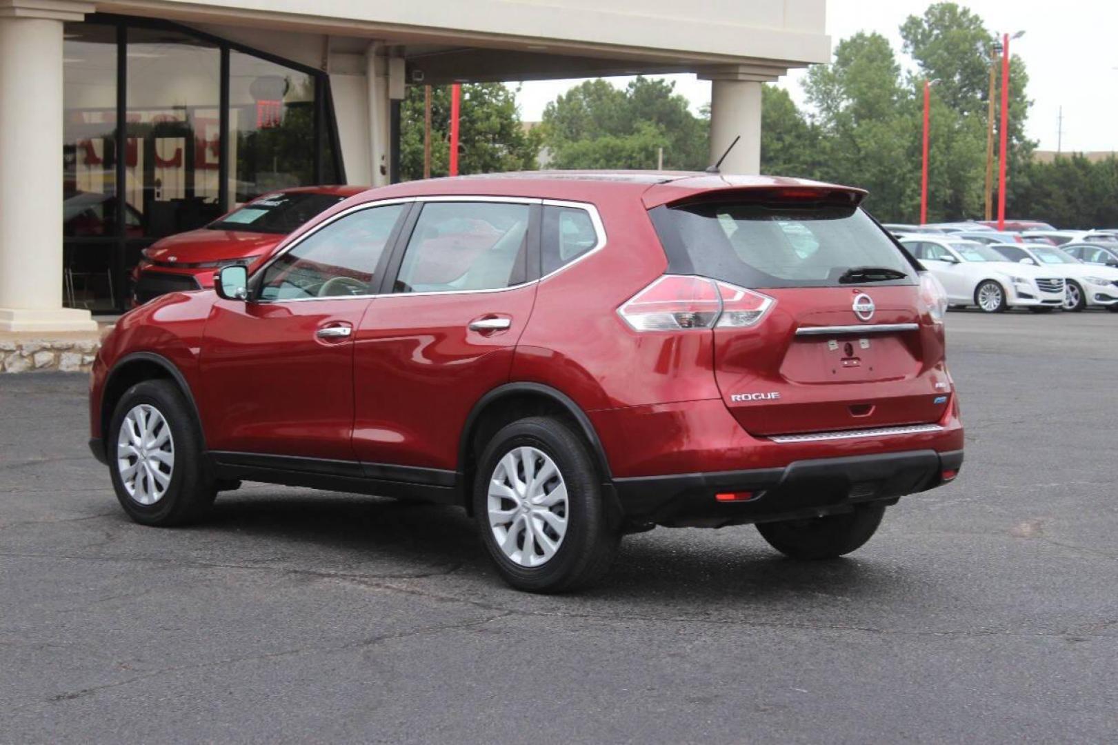 2014 Maroon Nissan Rogue S AWD (5N1AT2MV0EC) with an 2.5L L4 DOHC 16V engine, Continuously Variable Transmission transmission, located at 4301 NW 39th , Oklahoma City, OK, 73112, (405) 949-5600, 35.512135, -97.598671 - NO DRIVERS LICENCE NO-FULL COVERAGE INSURANCE-NO CREDIT CHECK. COME ON OVER TO SUPERSPORTS AND TAKE A LOOK AND TEST DRIVE. PLEASE GIVE US A CALL AT (405) 949-5600. NO LICENSIA DE MANEJAR- NO SEGURO DE COBERTURA TOTAL- NO VERIFICACCION DE CREDITO. POR FAVOR VENGAN A SUPERSPORTS, ECHE UN - Photo#5