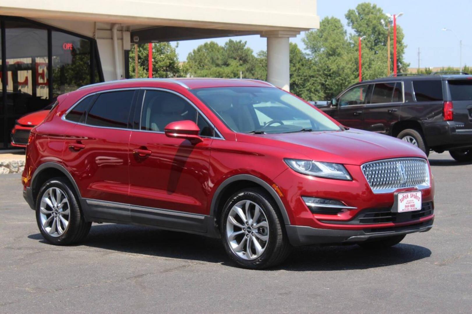 2019 Burgundy Lincoln MKC Select FWD (5LMCJ2C94KU) with an 2.0L L4 DOHC 16V engine, 6A transmission, located at 4301 NW 39th , Oklahoma City, OK, 73112, (405) 949-5600, 35.512135, -97.598671 - NO DRIVERS LICENCE NO-FULL COVERAGE INSURANCE-NO CREDIT CHECK. COME ON OVER TO SUPERSPORTS AND TAKE A LOOK AND TEST DRIVE. PLEASE GIVE US A CALL AT (405) 949-5600. NO LICENSIA DE MANEJAR- NO SEGURO DE COBERTURA TOTAL- NO VERIFICACCION DE CREDITO. POR FAVOR VENGAN A SUPERSPORTS, ECHE UN - Photo#0