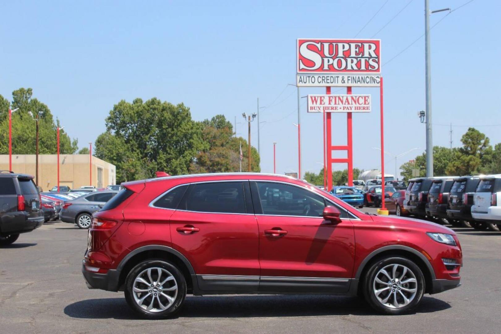 2019 Burgundy Lincoln MKC Select FWD (5LMCJ2C94KU) with an 2.0L L4 DOHC 16V engine, 6A transmission, located at 4301 NW 39th , Oklahoma City, OK, 73112, (405) 949-5600, 35.512135, -97.598671 - NO DRIVERS LICENCE NO-FULL COVERAGE INSURANCE-NO CREDIT CHECK. COME ON OVER TO SUPERSPORTS AND TAKE A LOOK AND TEST DRIVE. PLEASE GIVE US A CALL AT (405) 949-5600. NO LICENSIA DE MANEJAR- NO SEGURO DE COBERTURA TOTAL- NO VERIFICACCION DE CREDITO. POR FAVOR VENGAN A SUPERSPORTS, ECHE UN - Photo#3